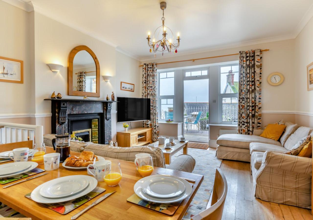 2 Bed in Woolacombe oc-dolph view 2