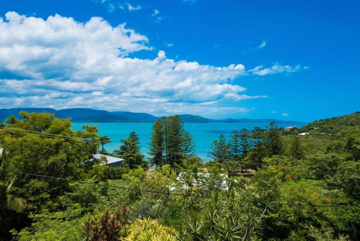 Idyllic Whitsunday Holiday Home with amazing views