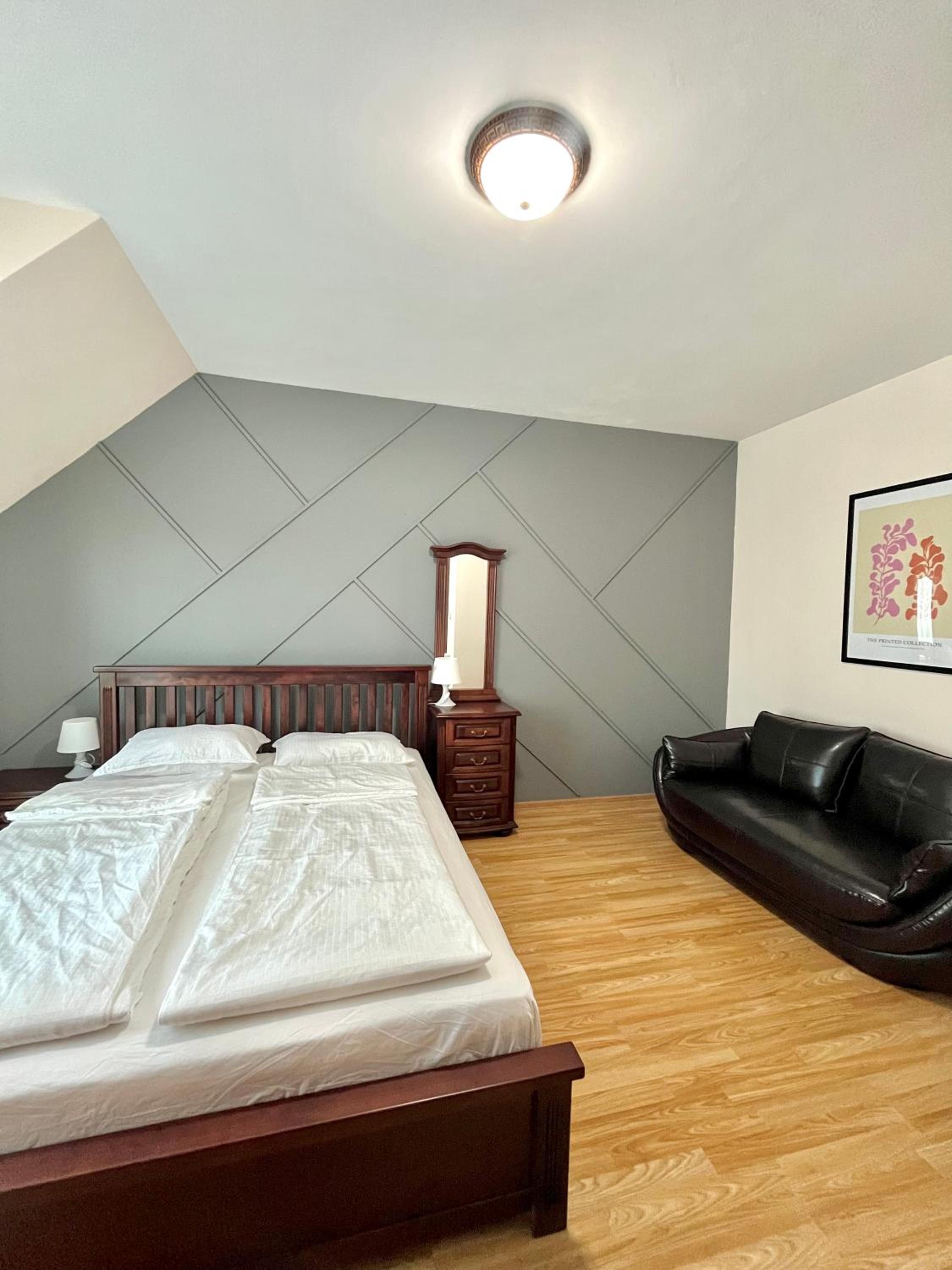 Golden Hermes Apartments