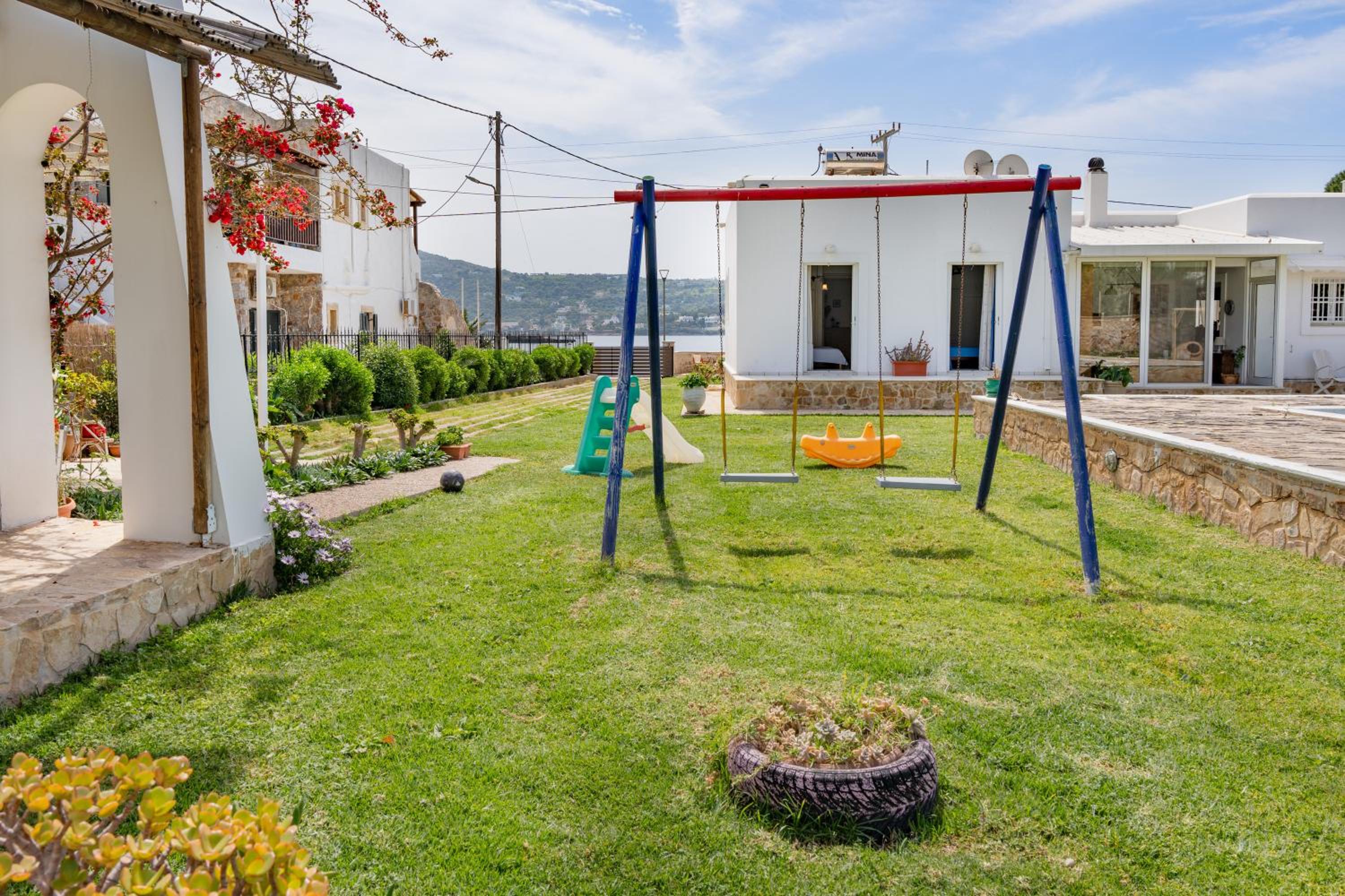 Villa peristeri