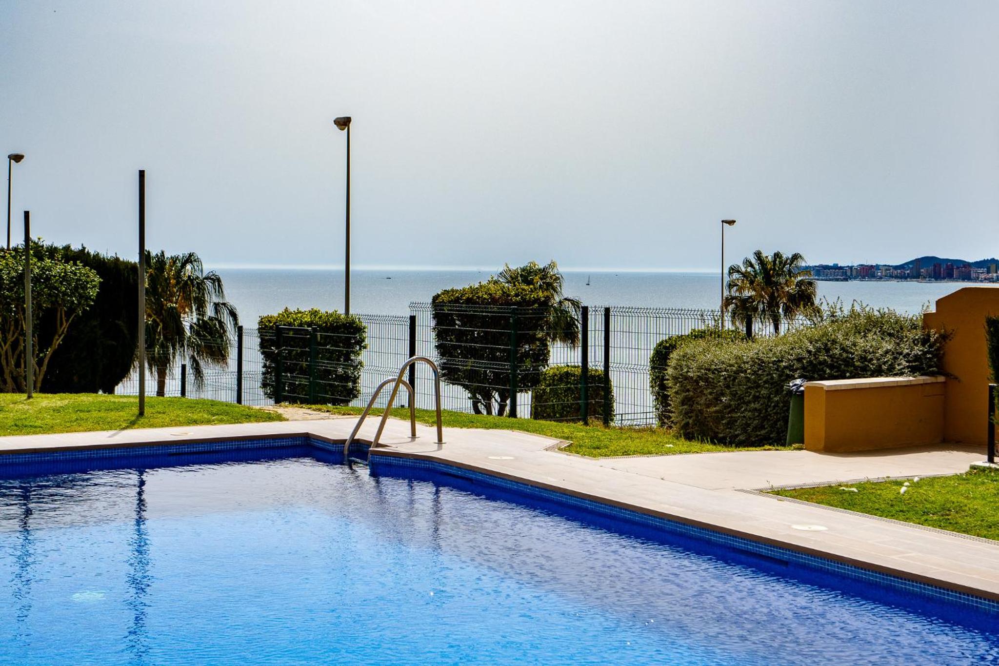 MAGNIFICO PISO DE PLAYA EN BENALMÁDENA COSTA
