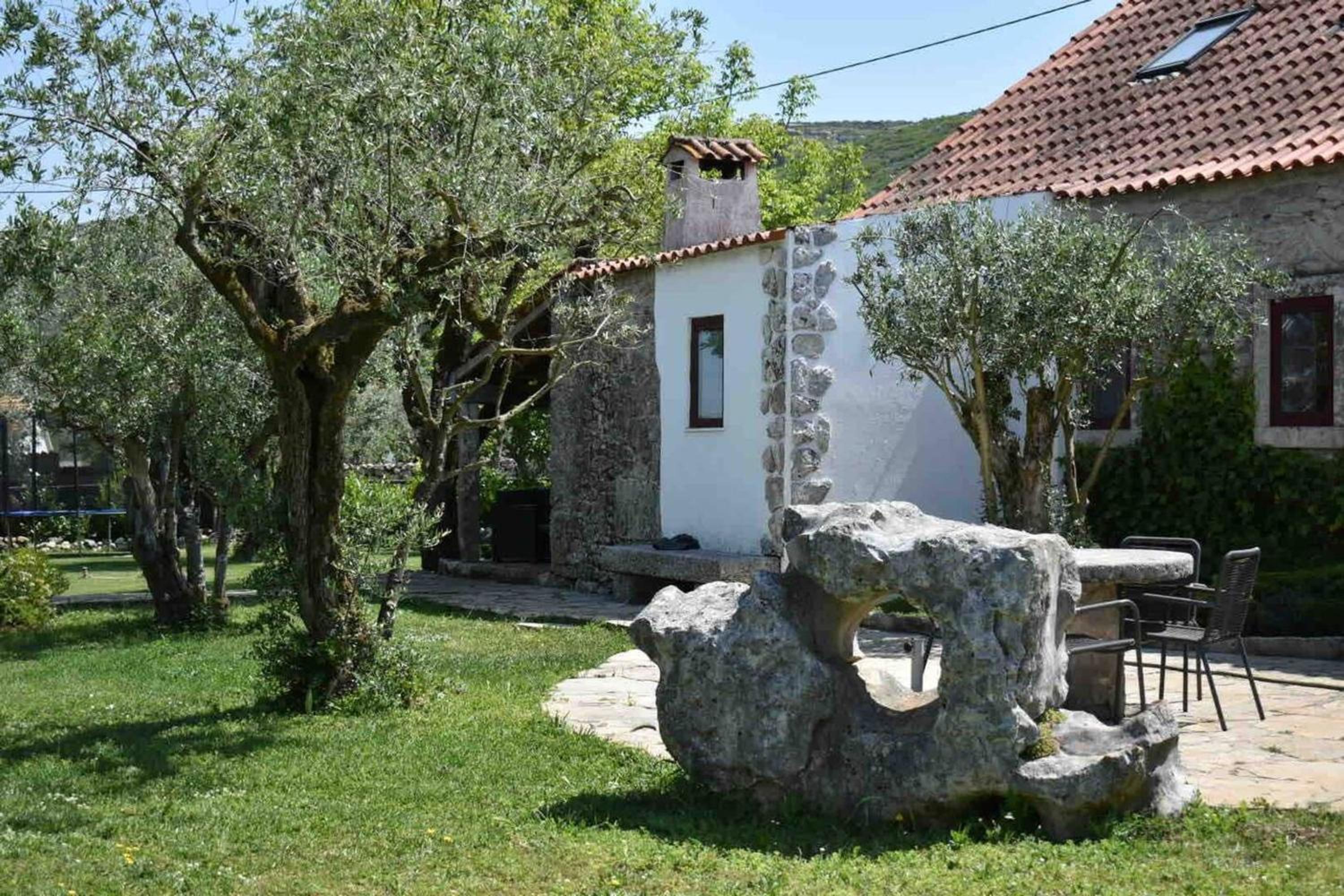 Charming House with Private Pool in Porto de Mós view 3
