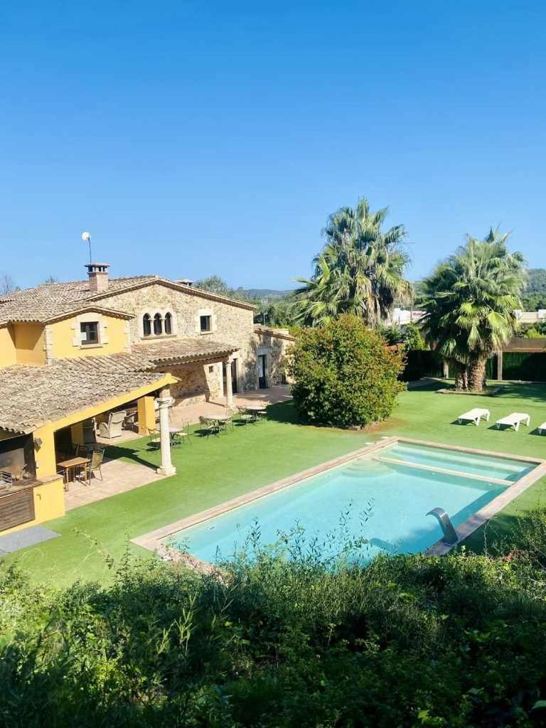 Casa Mas Molines con piscina, jacuzzi y barbacoas.