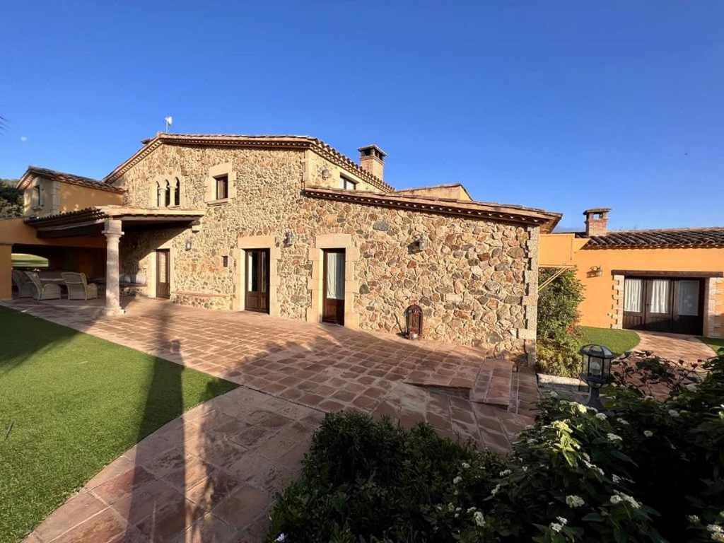 Casa Mas Molines con piscina, jacuzzi y barbacoas.