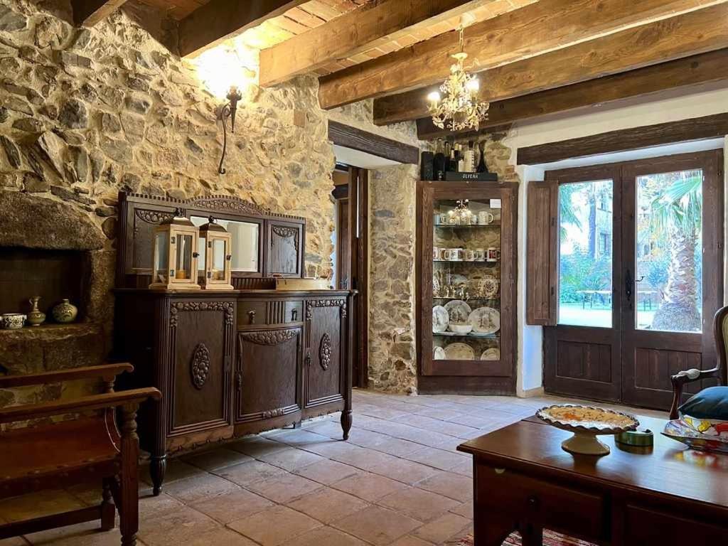Casa Mas Molines con piscina, jacuzzi y barbacoas.