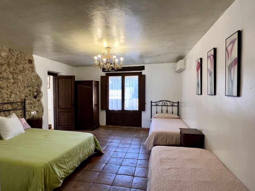 Casa Mas Molines con piscina, jacuzzi y barbacoas.
