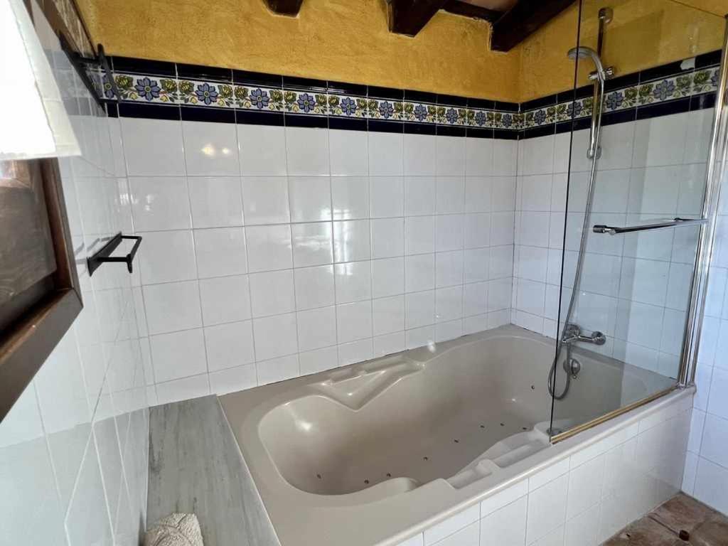Casa Mas Molines con piscina, jacuzzi y barbacoas.