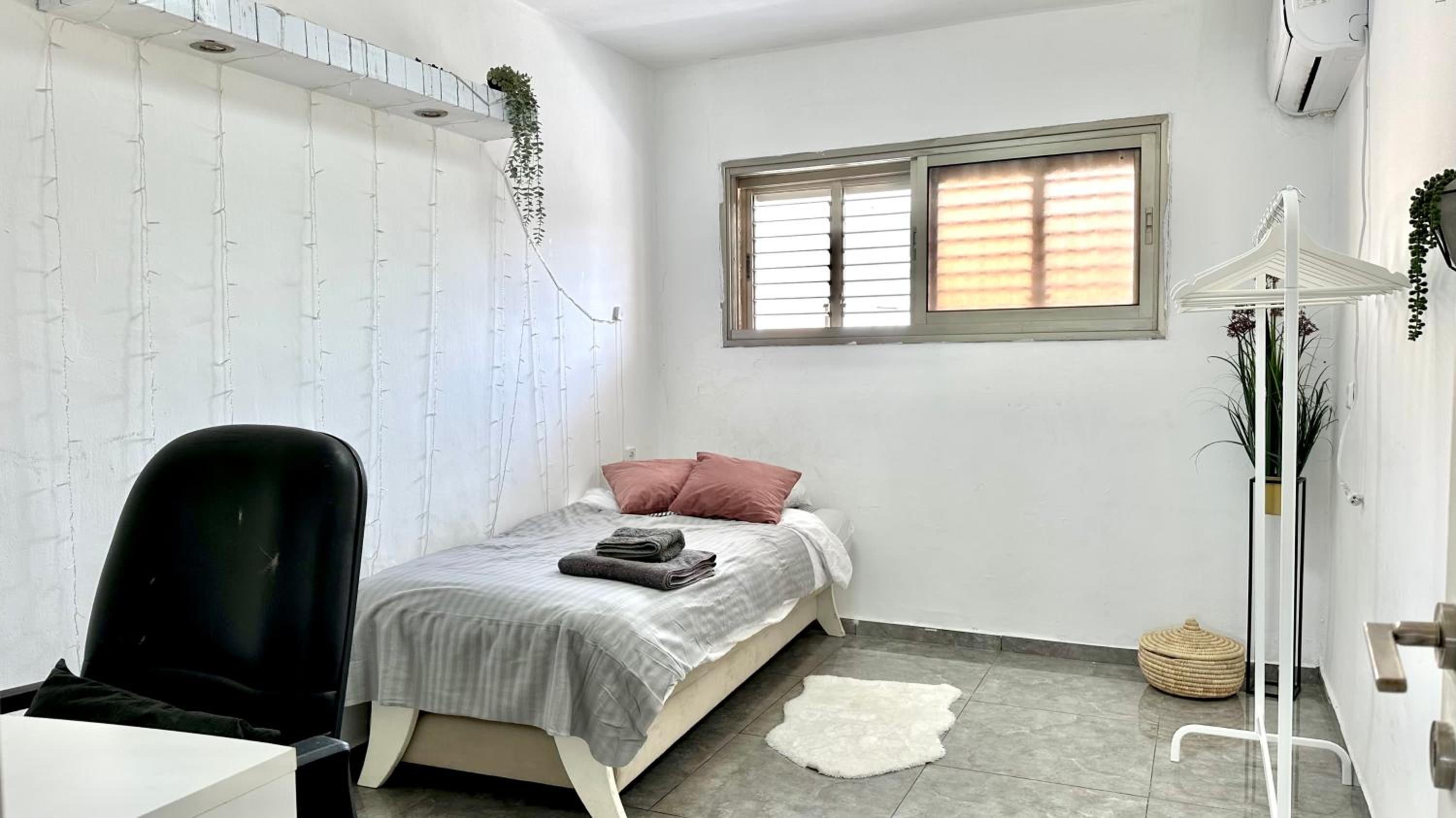 Diamond 2bed apartment with jacuzzi by the sea view 4
