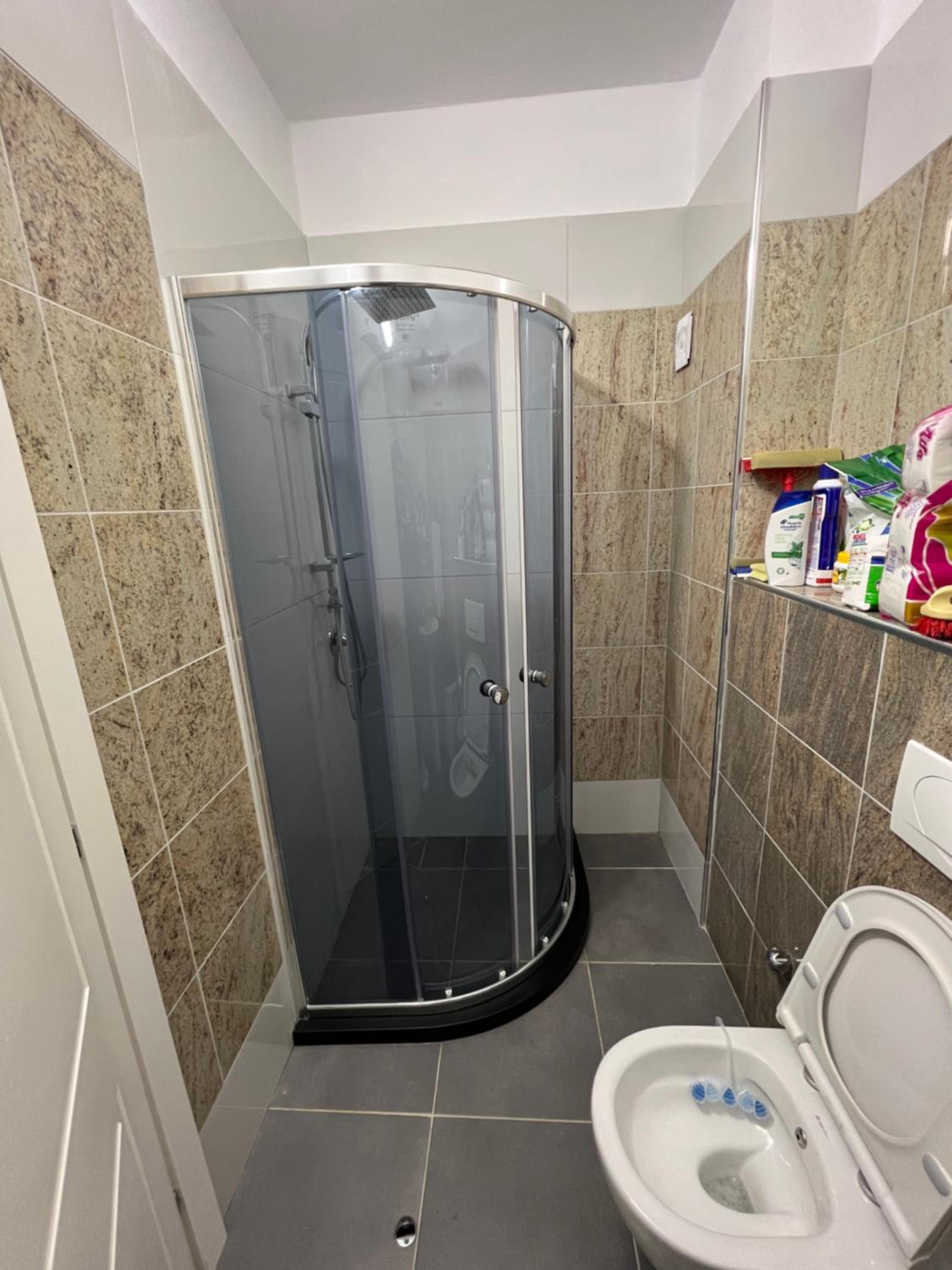 Modern apartment Fishta Q5 22