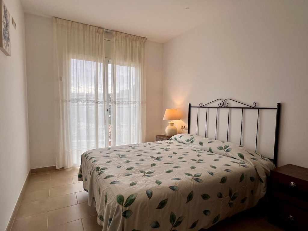 Casa Mas Ambros con piscina desbordante