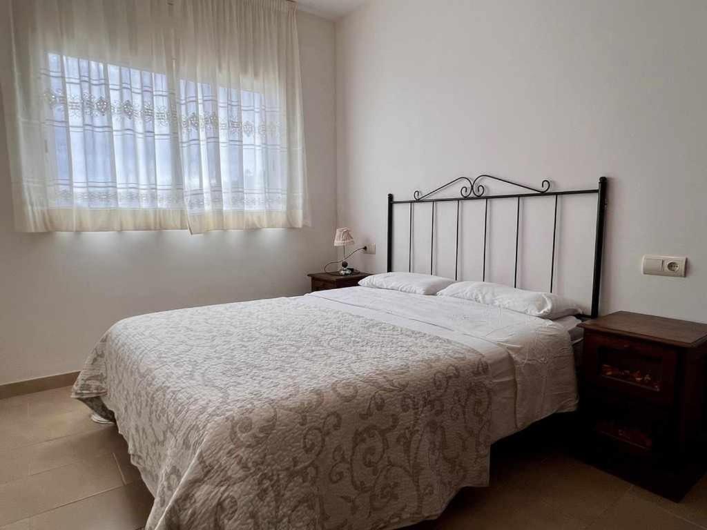 Casa Mas Ambros con piscina desbordante