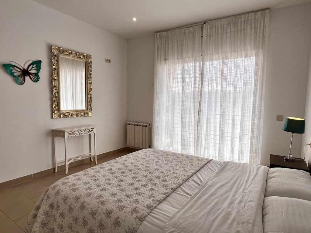 Casa Mas Ambros con piscina desbordante