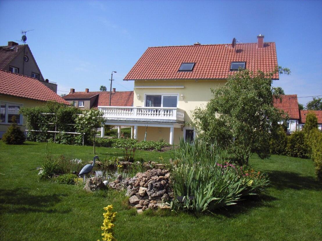Ferienwohnung mit Terrasse, Garten
