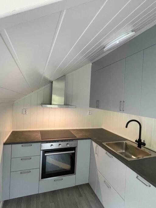 New appartment in Lom inkl bedding view 5