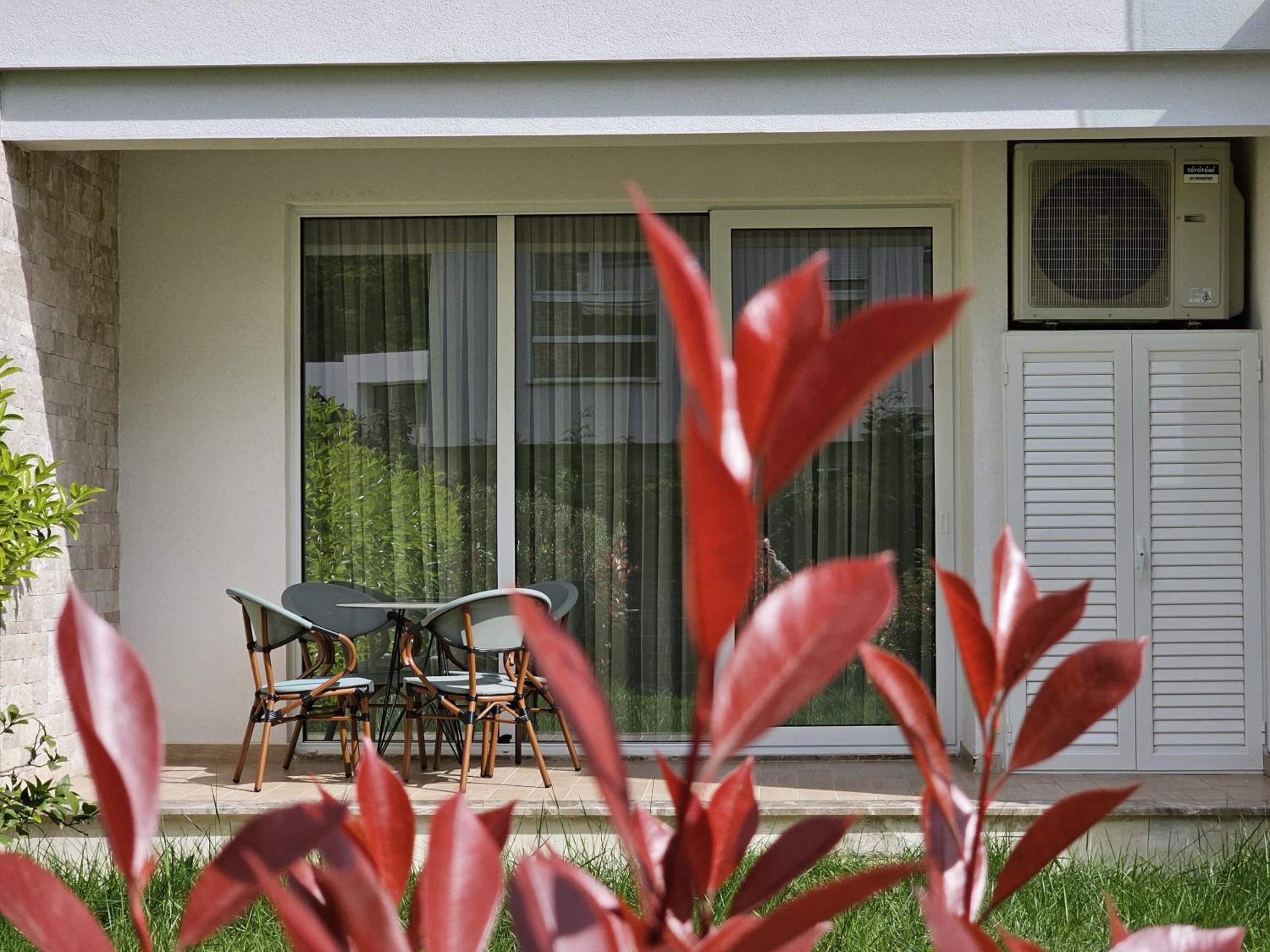 Pinegrove Apartment