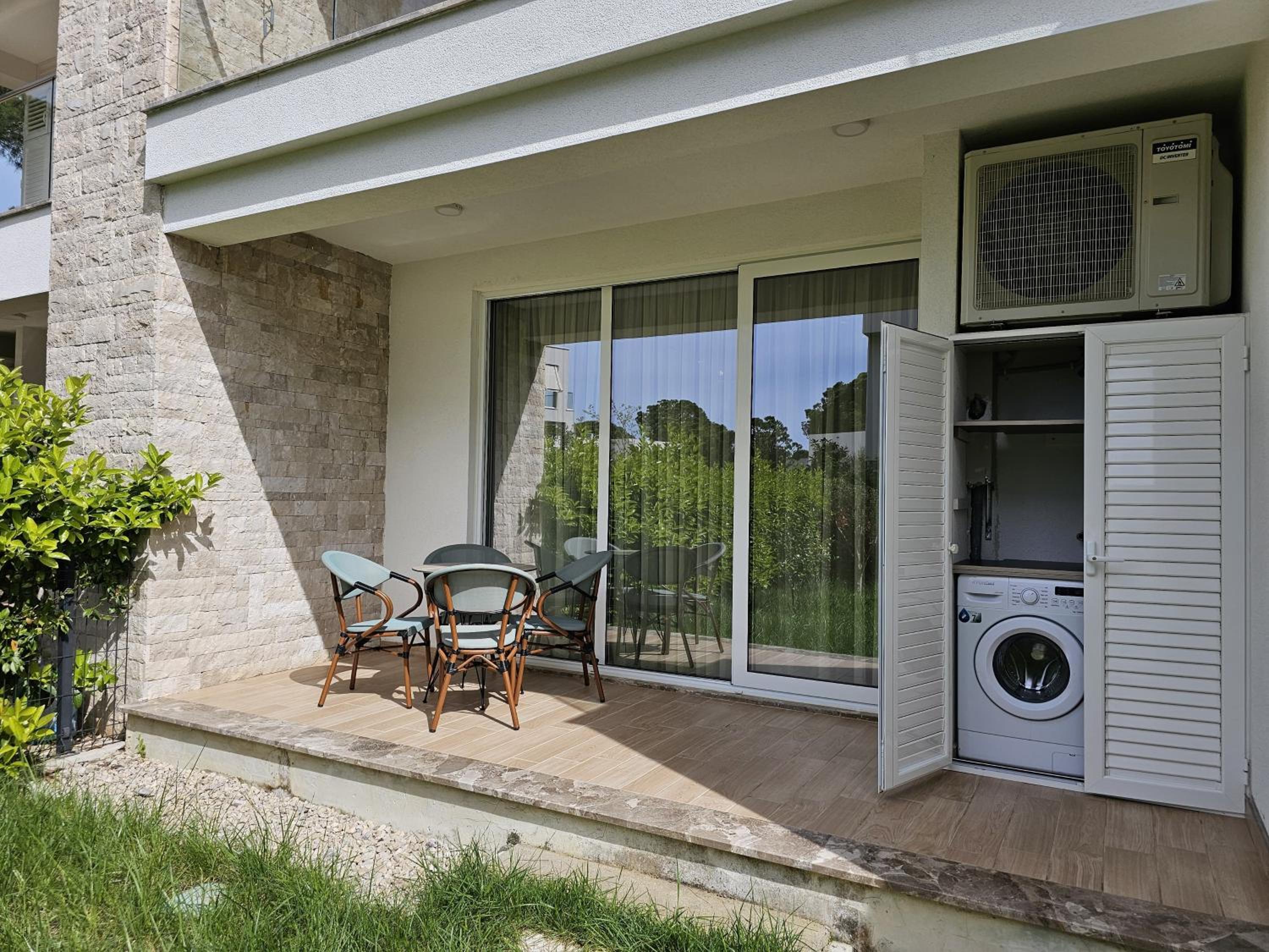Pinegrove Apartment
