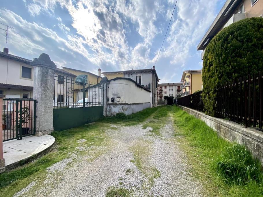 Zona fiera a 10 minuti dal centro con parcheggio view 2
