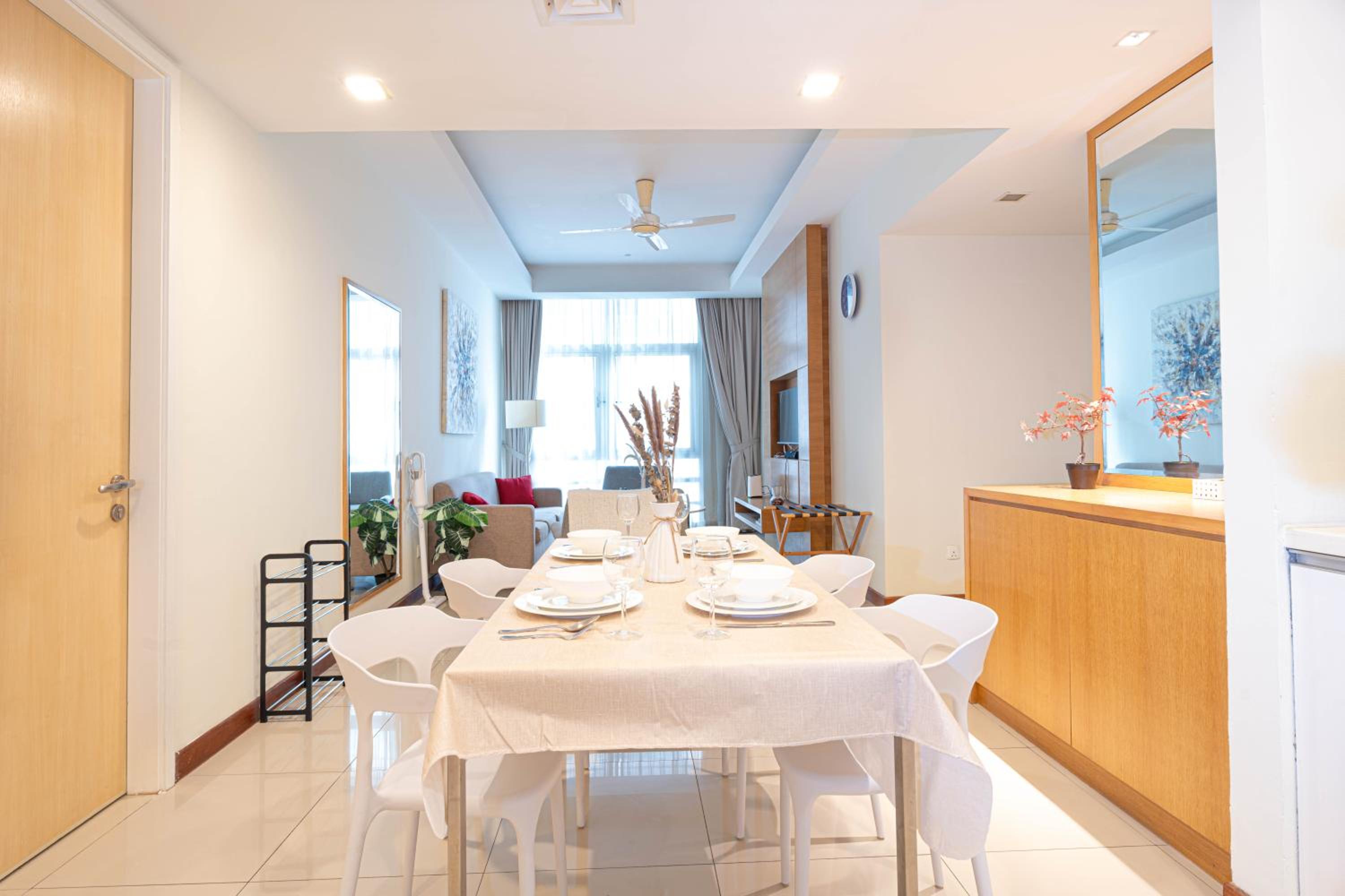400m to KLCC Bukit Bintang Pavillion KLCC LRT walking distance Lot 163 Zenglo