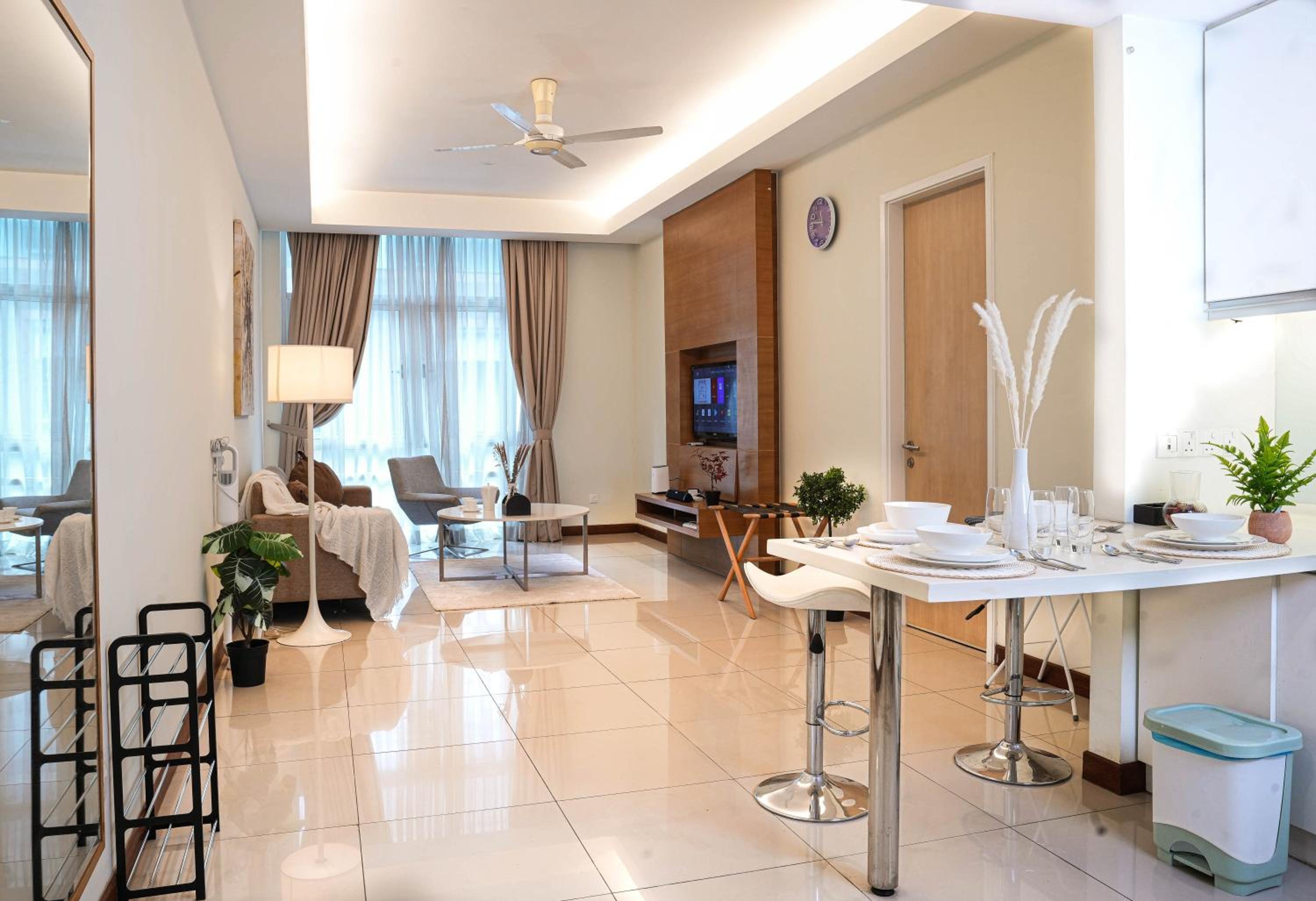 400m to KLCC Bukit Bintang Pavillion KLCC LRT walking distance Lot 163 Zenglo
