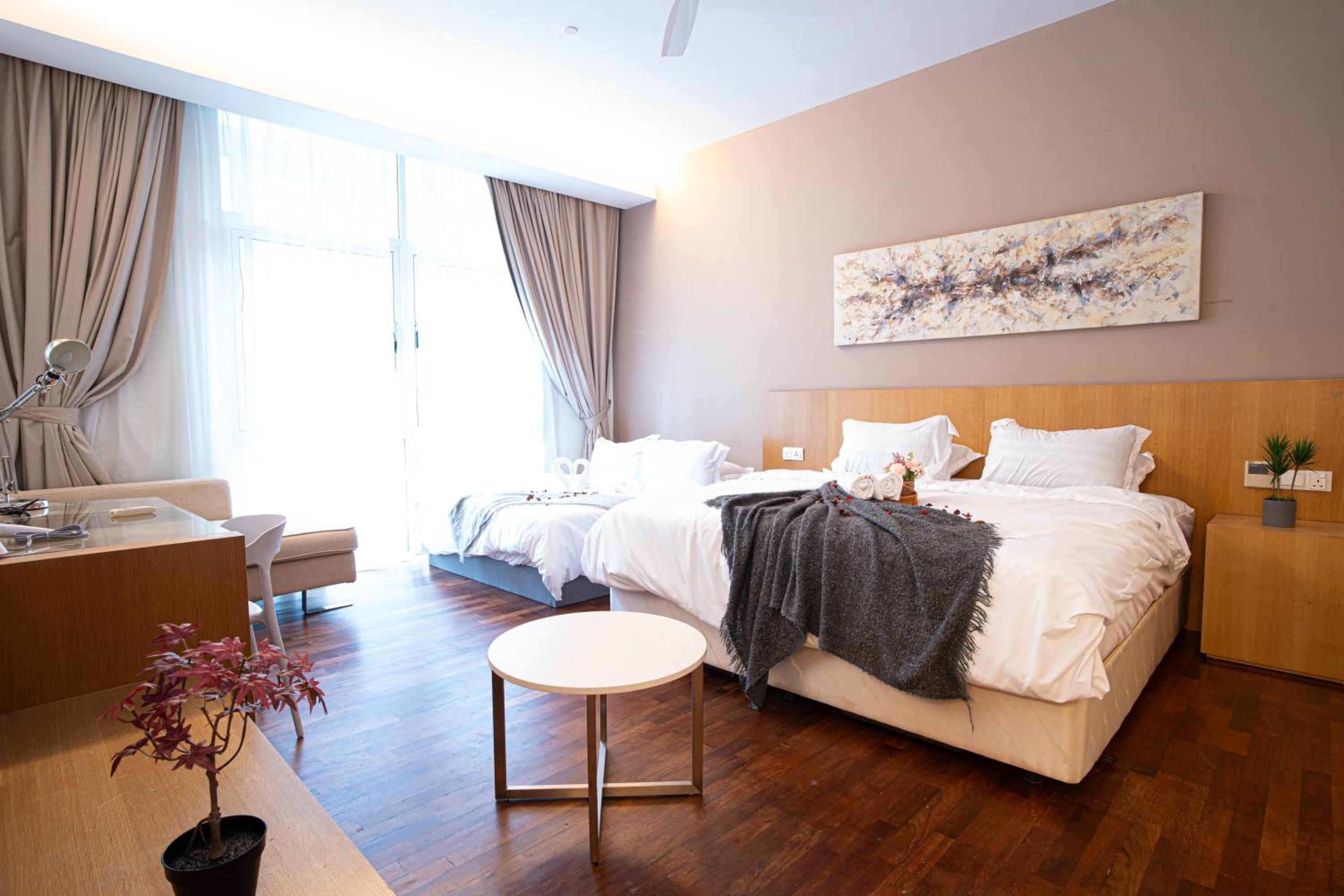 400m to KLCC Bukit Bintang Pavillion KLCC LRT walking distance Lot 163 Zenglo