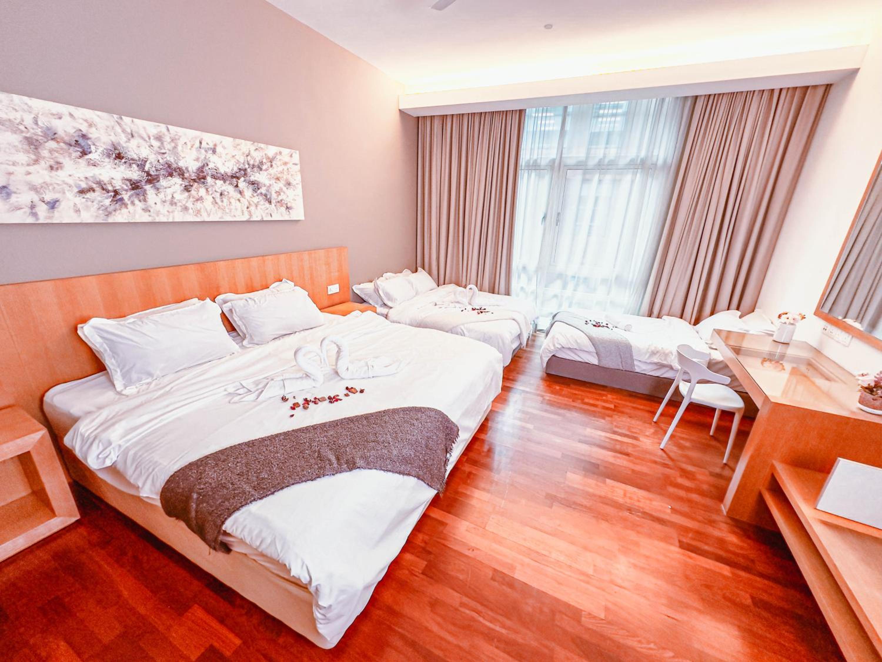 400m to KLCC Bukit Bintang Pavillion KLCC LRT walking distance Lot 163 Zenglo
