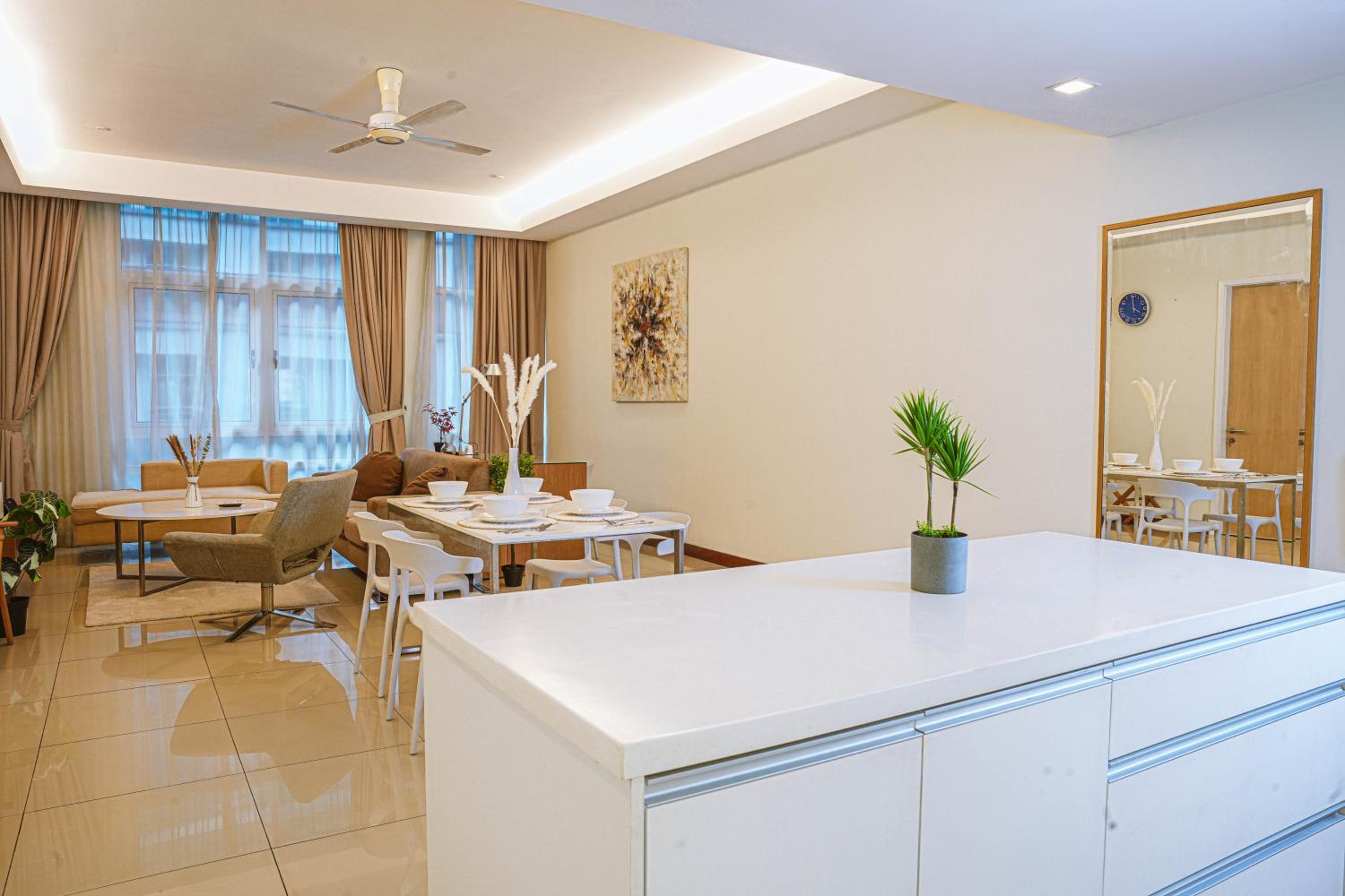 400m to KLCC Bukit Bintang Pavillion KLCC LRT walking distance Lot 163 Zenglo