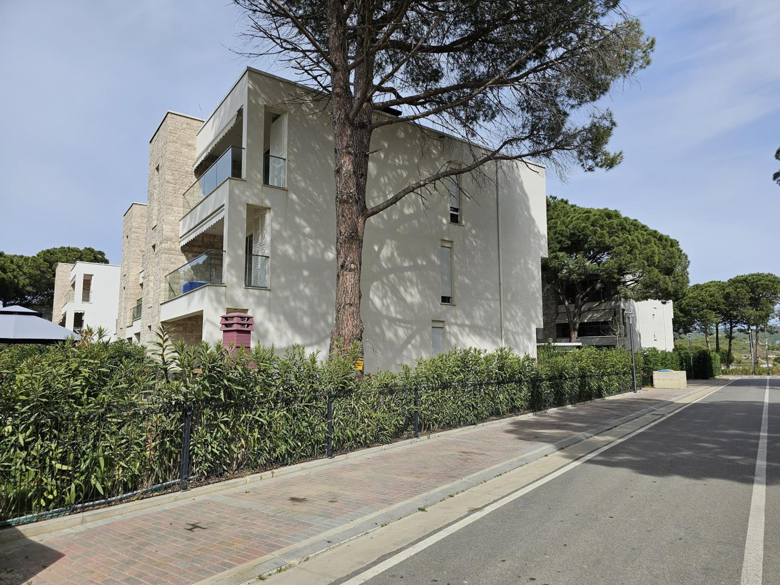 Pinegrove Apartment