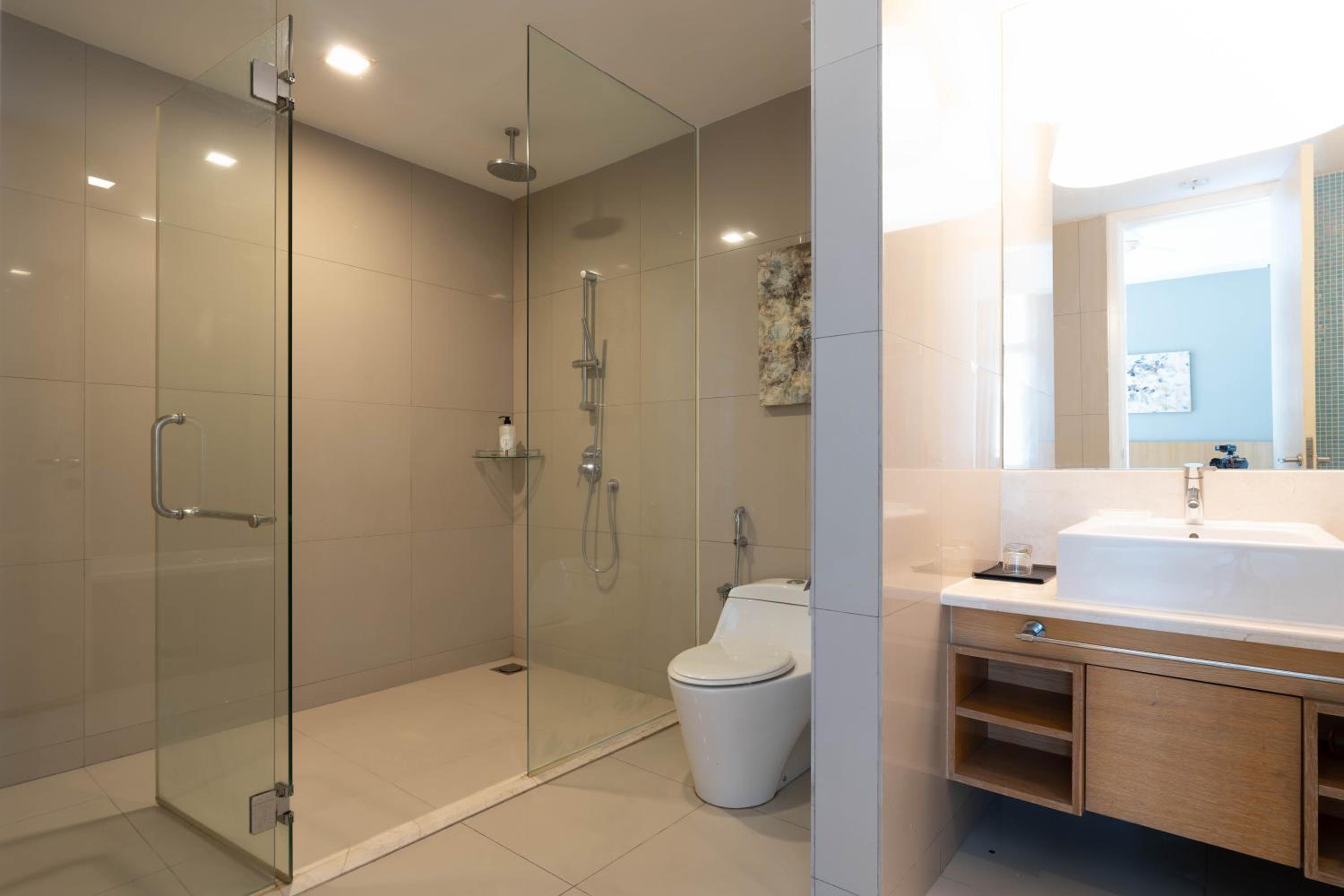400m to KLCC Bukit Bintang Pavillion KLCC LRT walking distance Lot 163 Zenglo