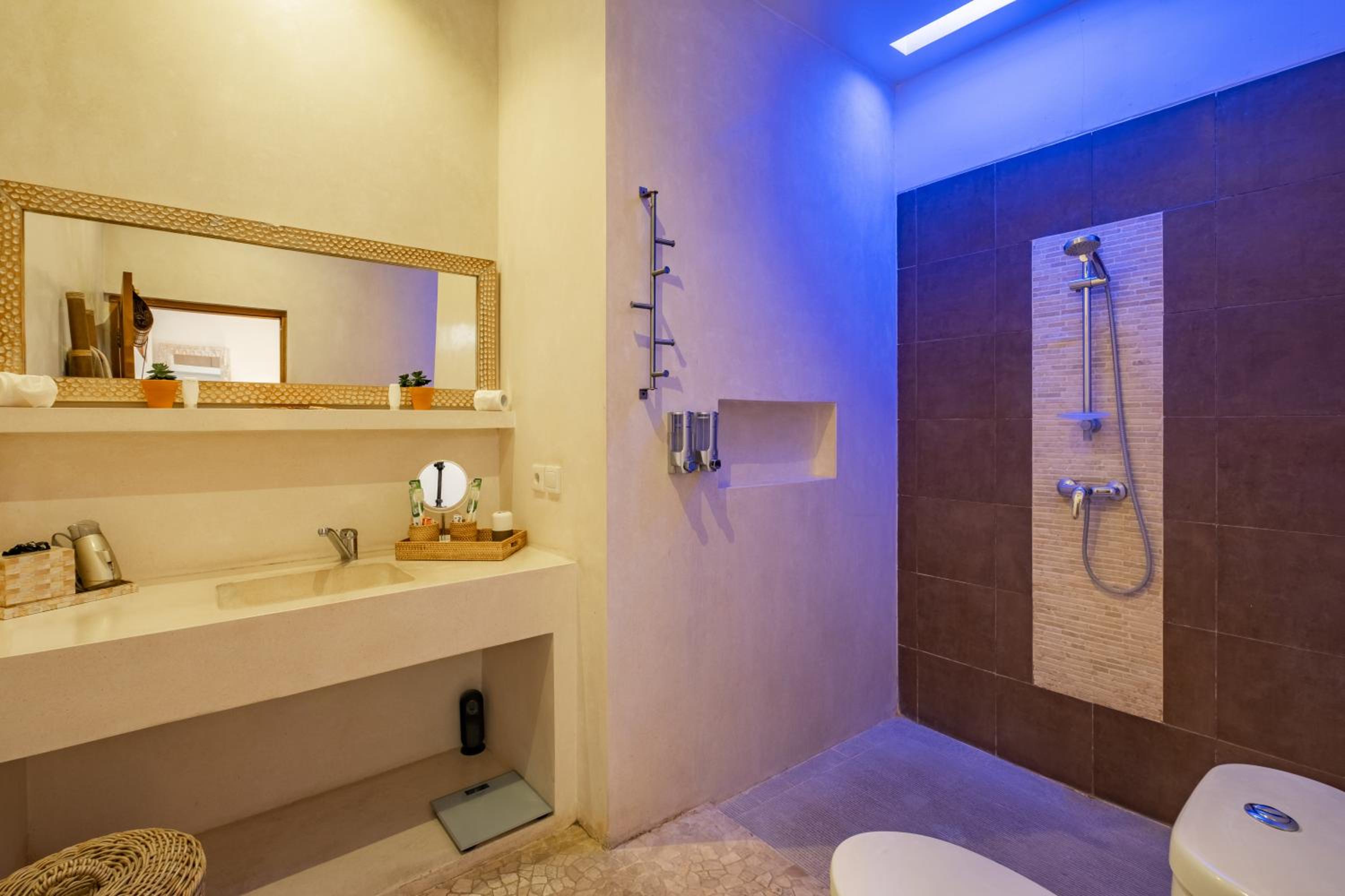 3 Bedroom cozy private pool Villa in Seminyak WIFI view 4