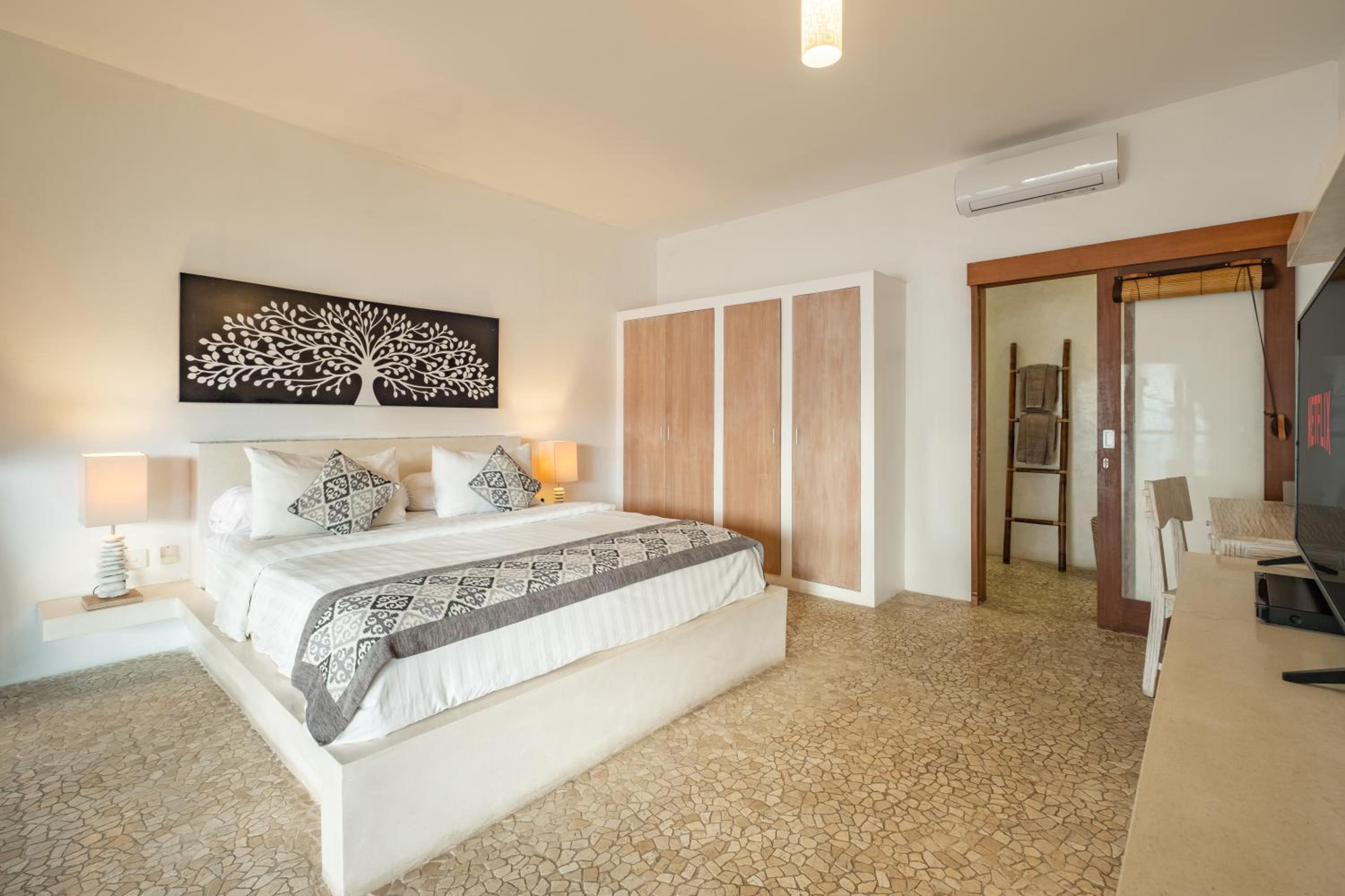 3 Bedroom cozy private pool Villa in Seminyak WIFI view 2