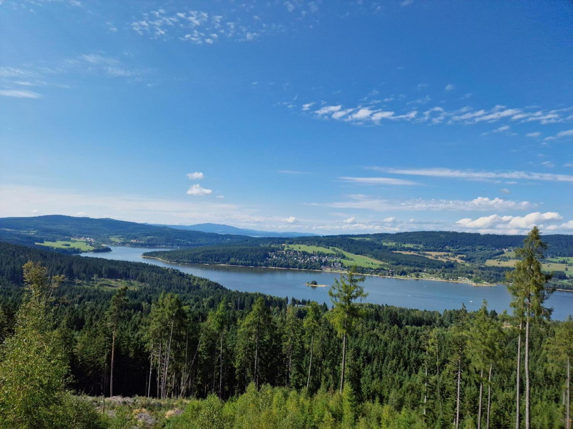 Deluxe Apartment Lipno - Lake Side Village, Frymburk nad Vltavou