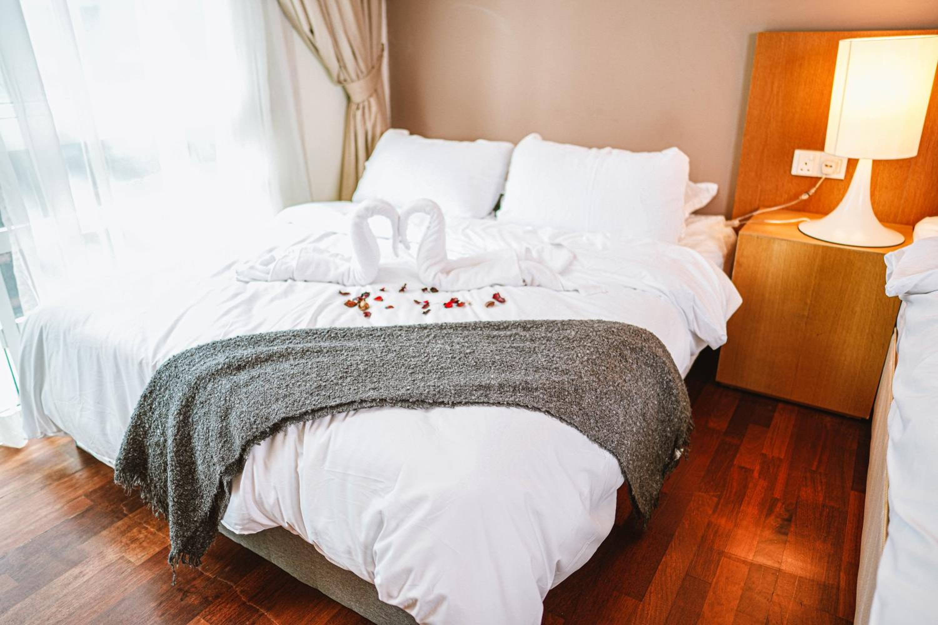 400m to KLCC Bukit Bintang Pavillion KLCC LRT walking distance Lot 163 Zenglo