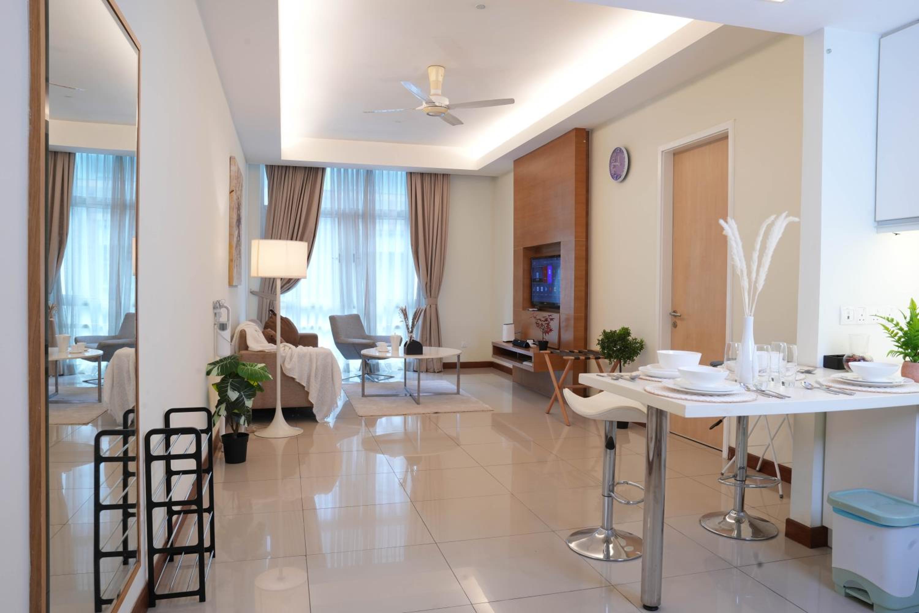 400m to KLCC Bukit Bintang Pavillion KLCC LRT walking distance Lot 163 Zenglo