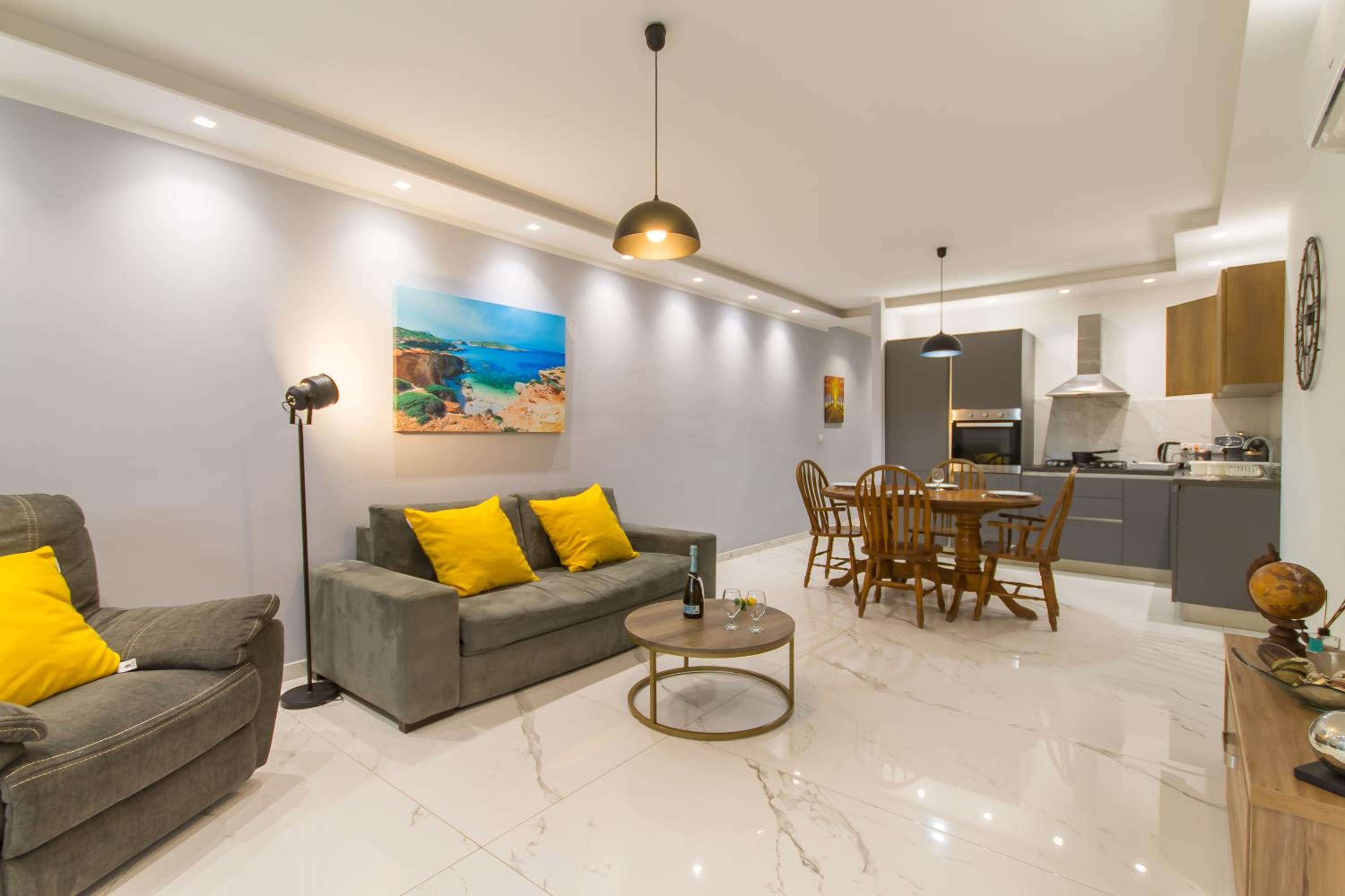 Aquamarine Modern Apart M3 - Happy Rentals photo 3