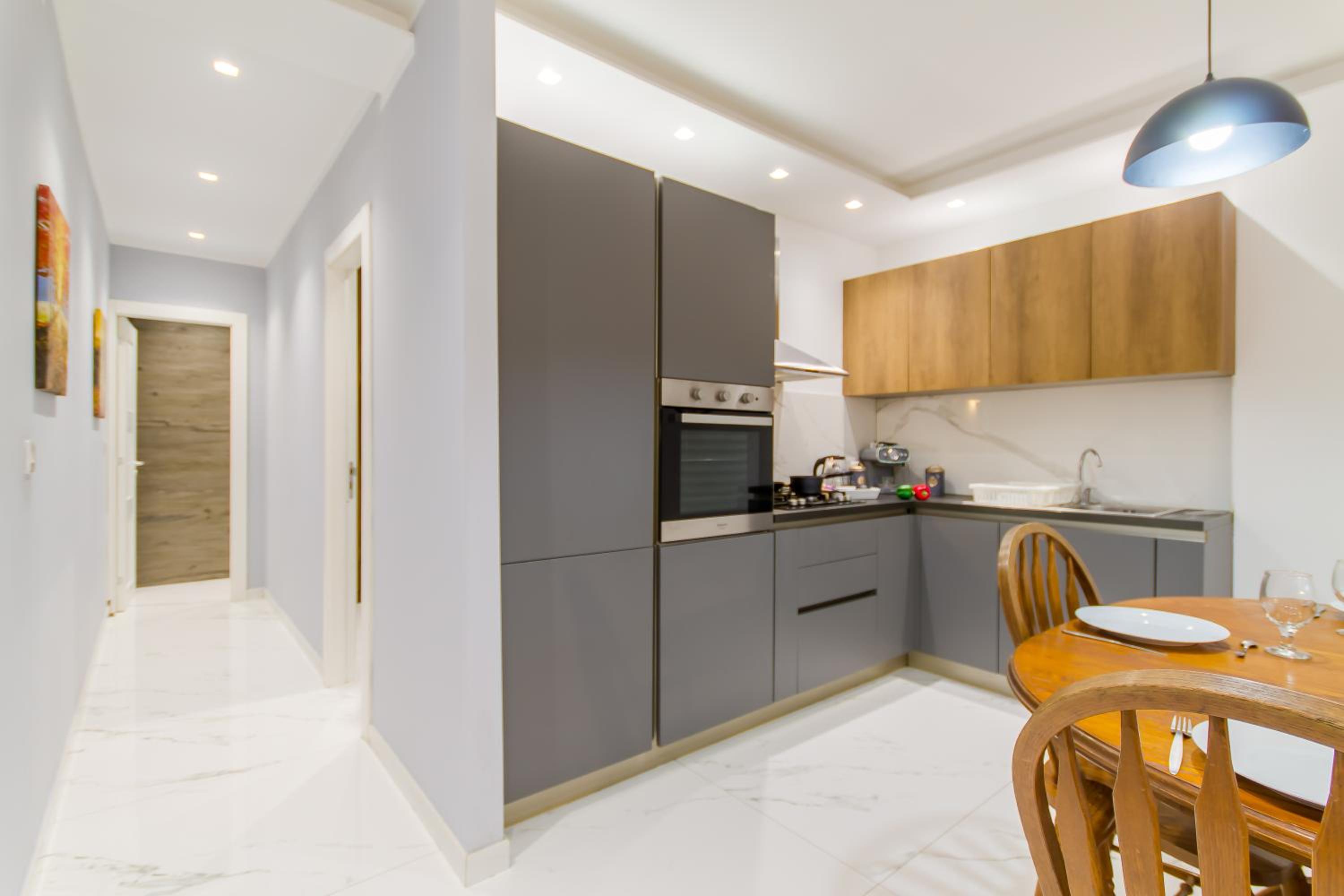 Aquamarine Modern Apart M3 - Happy Rentals photo 5
