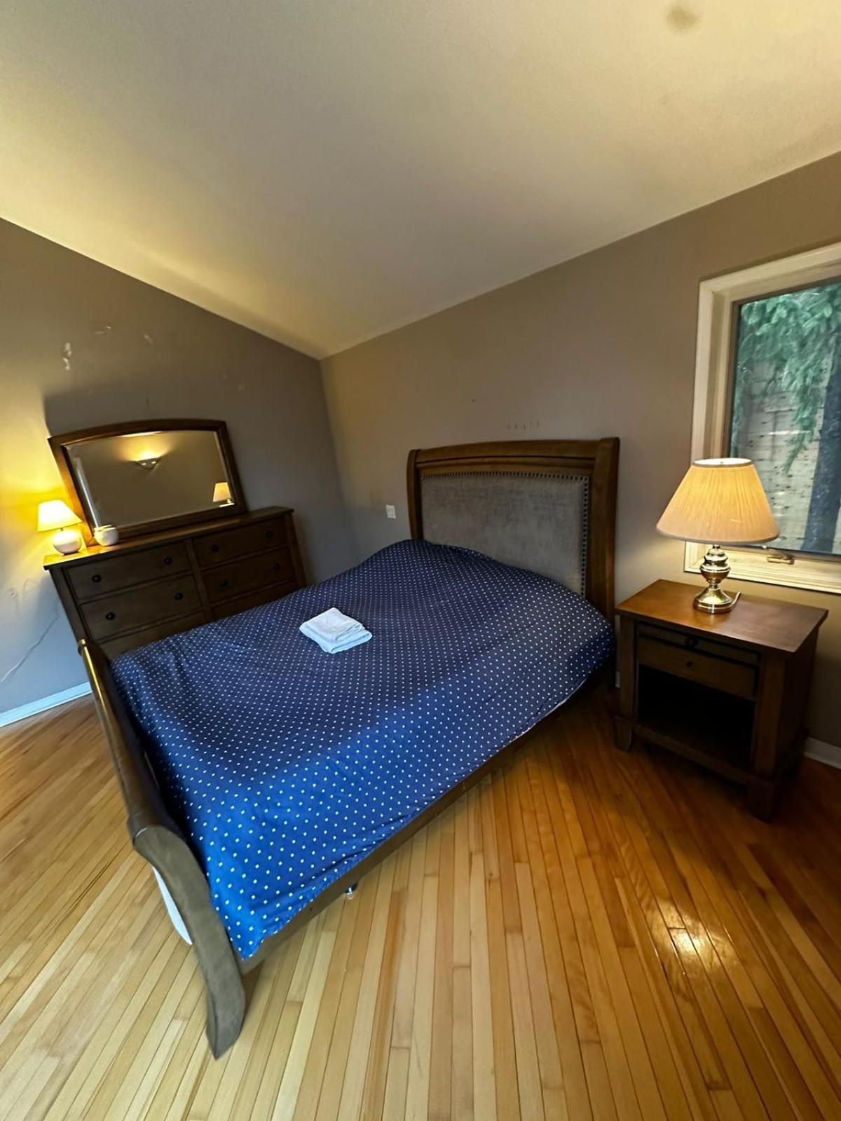 Executive Suite in a Victorian Style Bungalow P4b