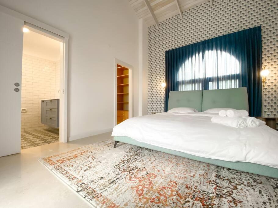 Stylish Villa with Bomb Shelter Close to Shore view 5