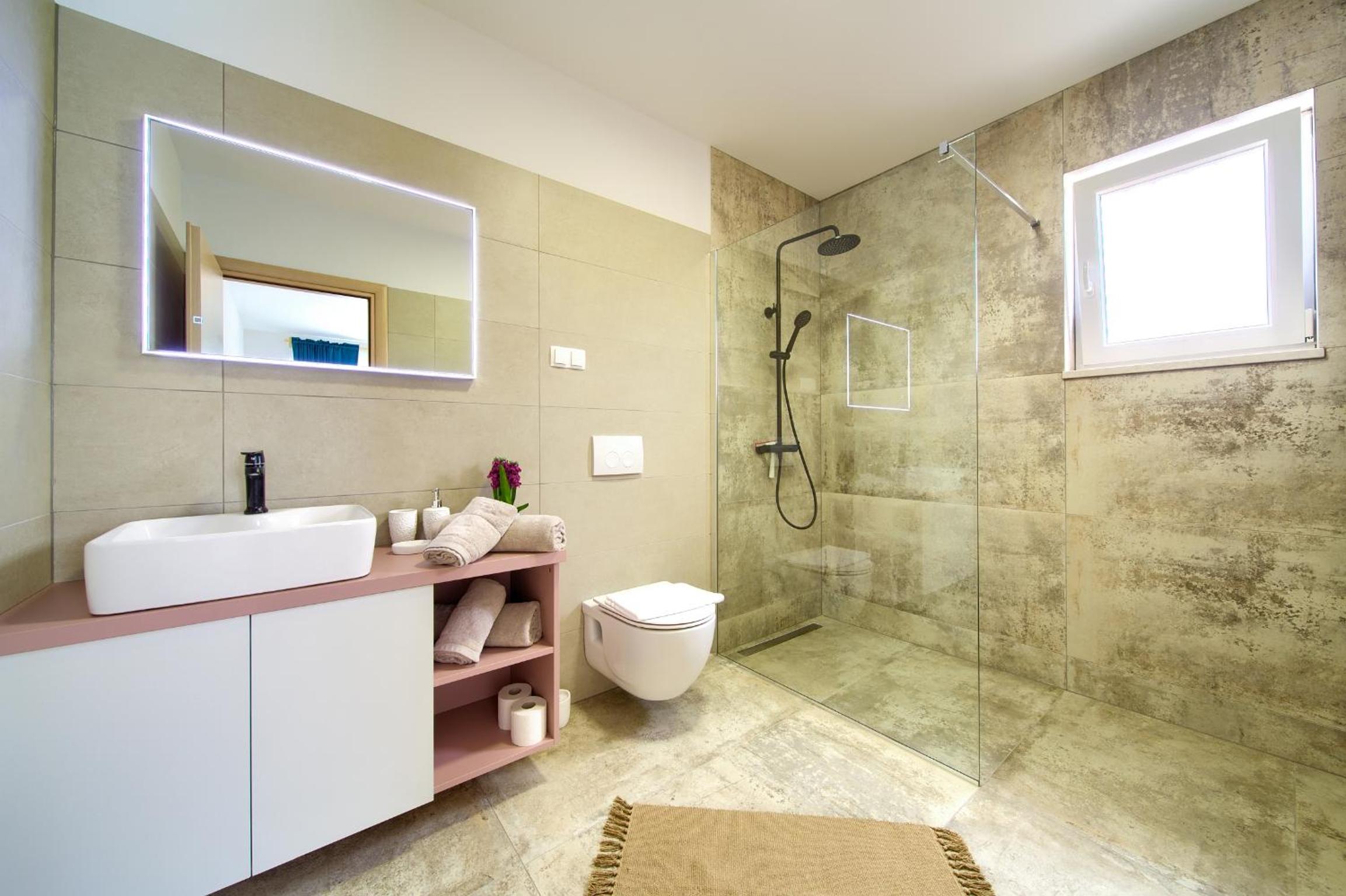 Beautiful Villa Vita Maris with heated pool view 4