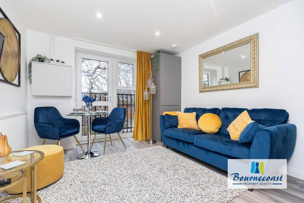 SEASIDE CHARM by BOURNECOAST - A Modern Apartment Near the Sandy Beaches - FM9580 view 2