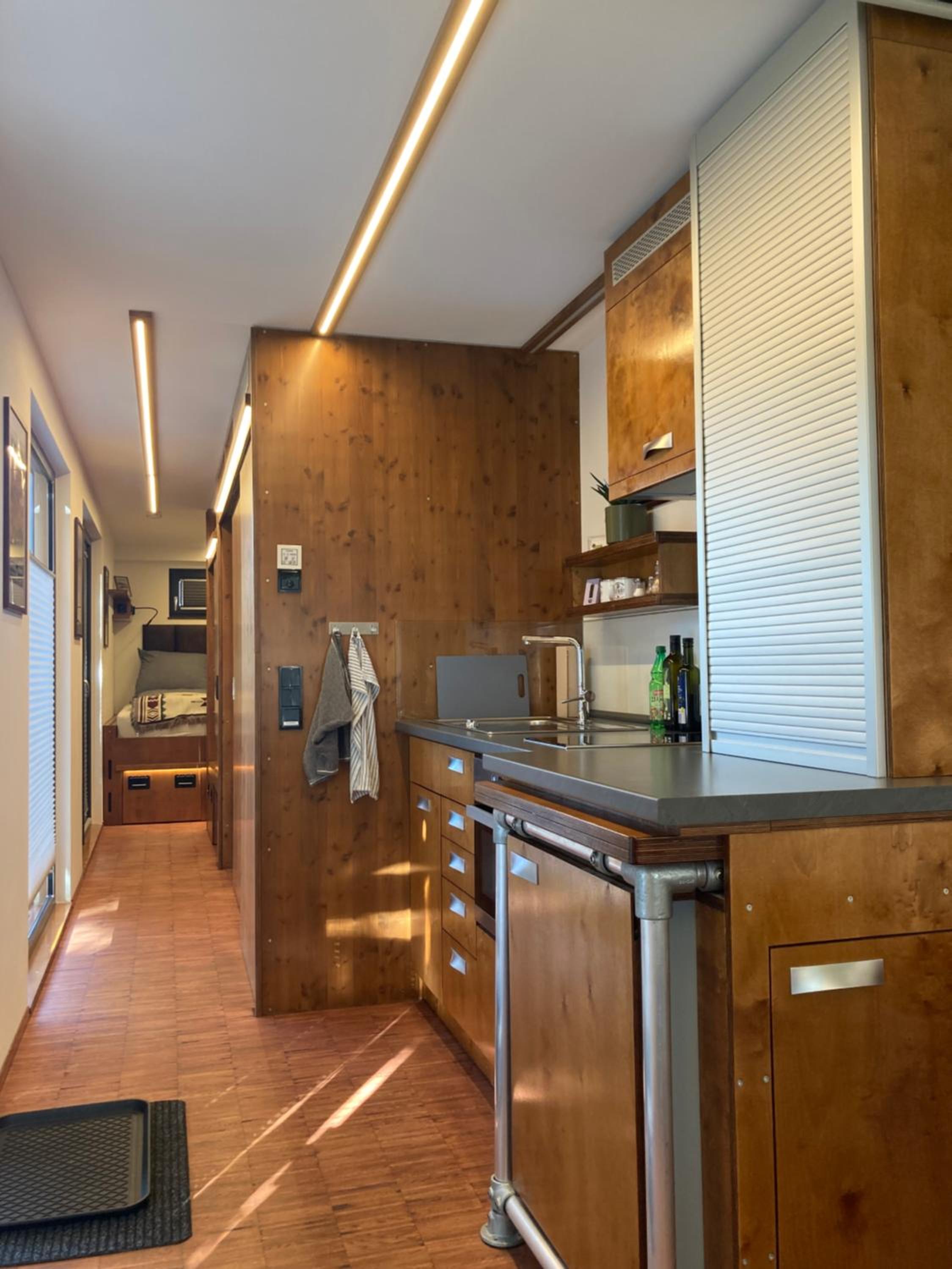 Tiny House im Seecontainer mit Parkplatz, Glasfaser, Veranda und gehobener Ausstattung