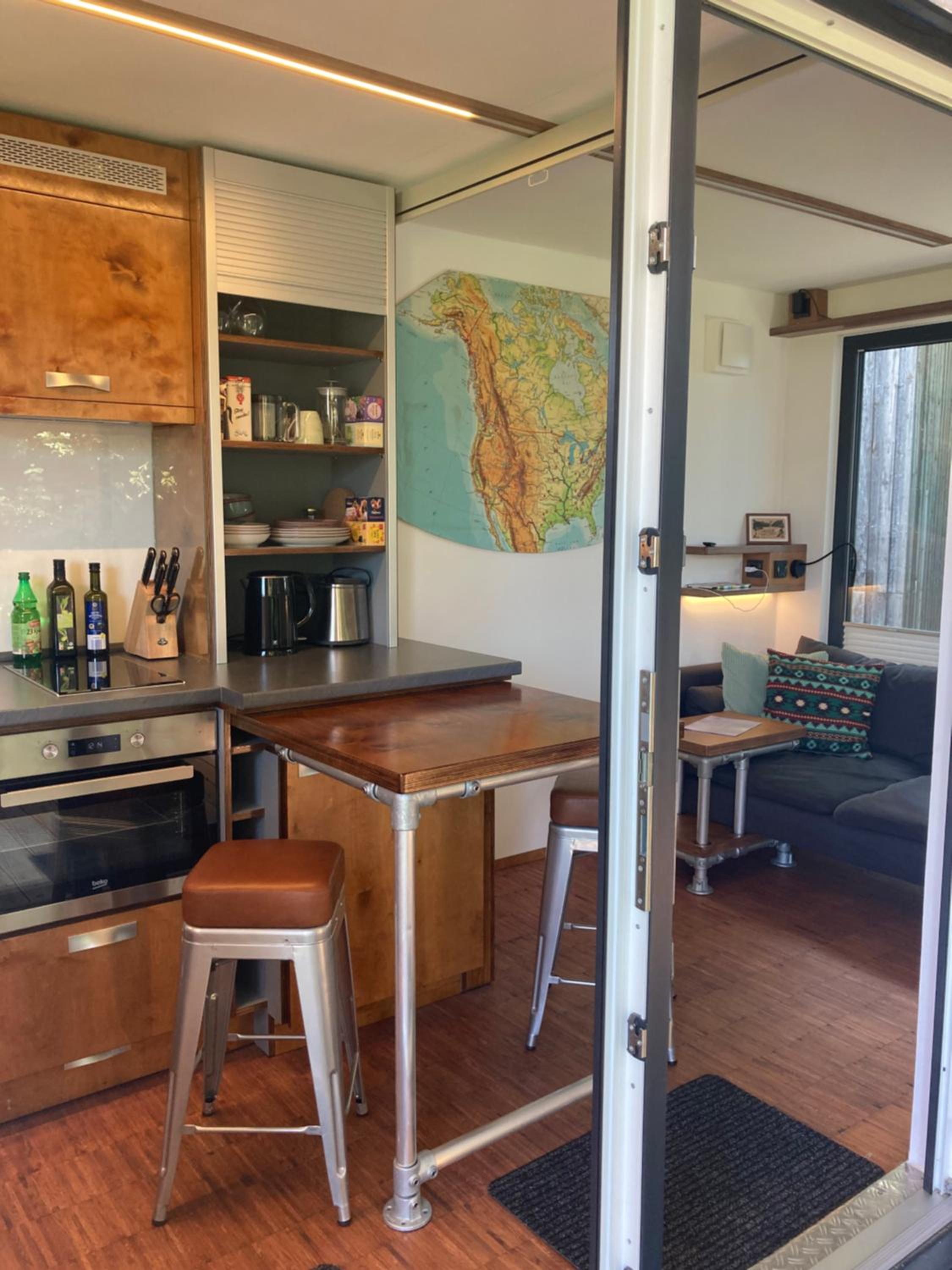 Tiny House im Seecontainer mit Parkplatz, Glasfaser, Veranda und gehobener Ausstattung