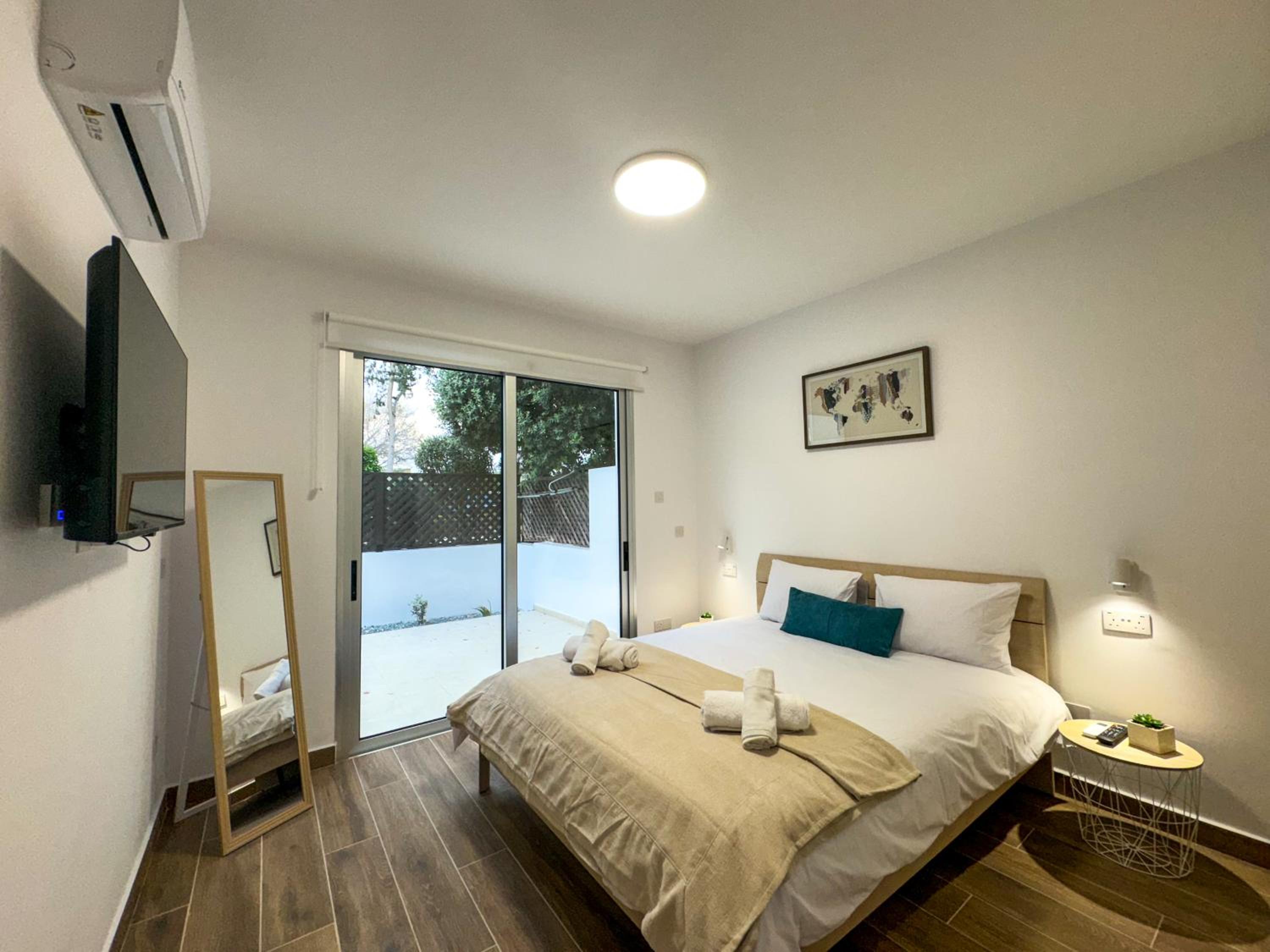 Modern 2BR Apartment with Pool, Veranda & Garden in Paphos