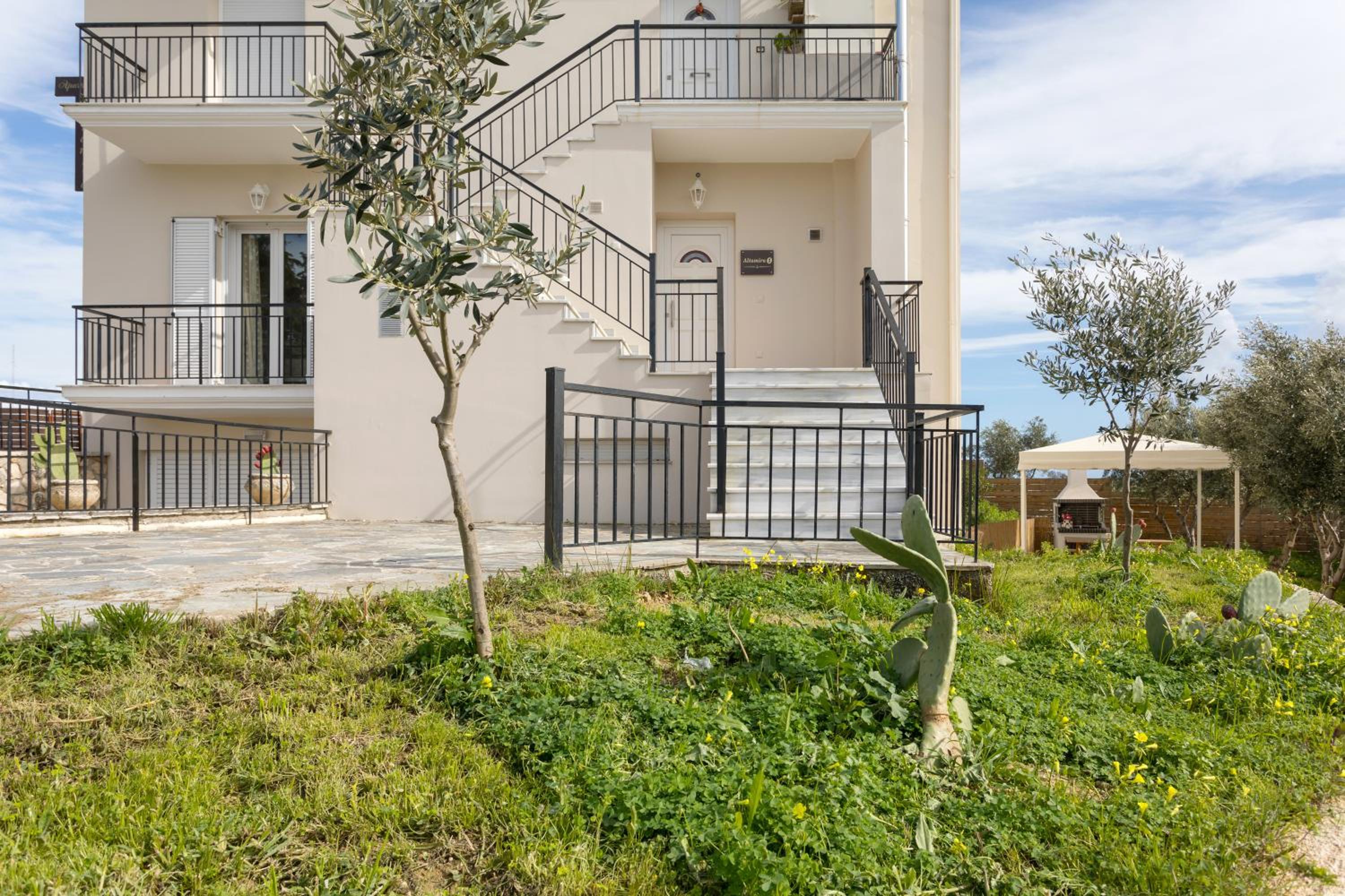 Altamira Holiday Apartment - 6 people, veranda with views view 4