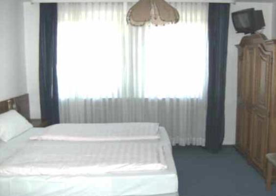 Central Studio Apartments - Property Image 5