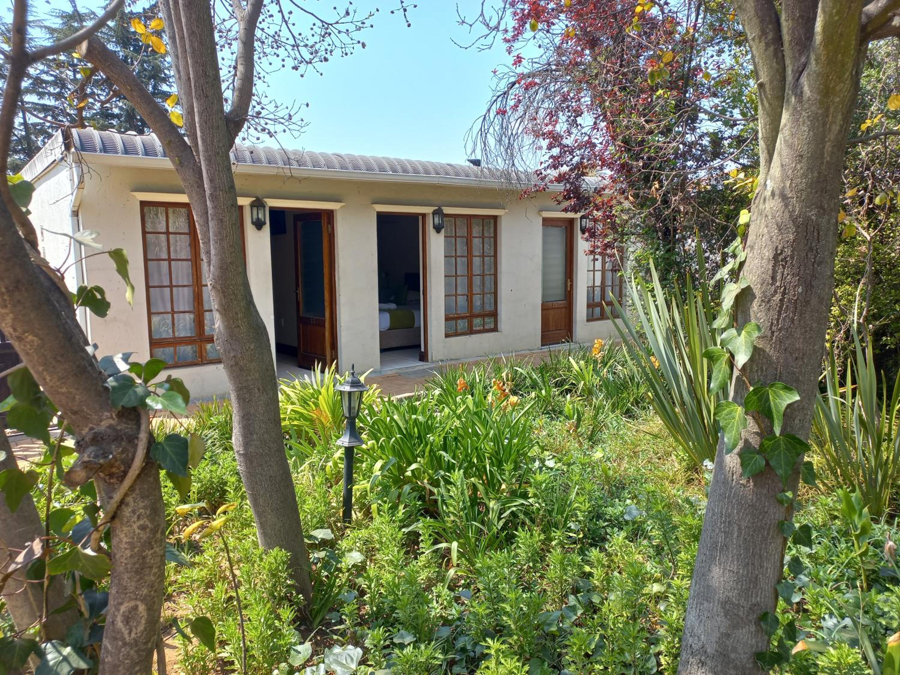 OR Tambo Guest House