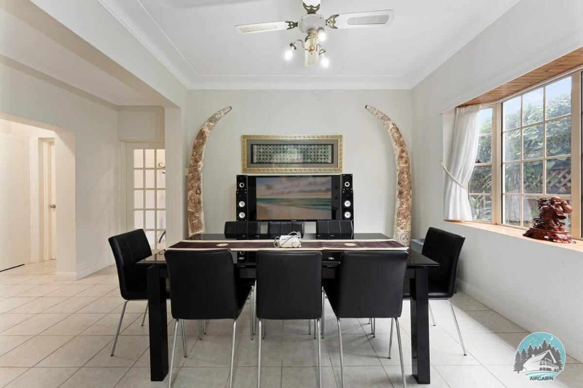 Aircabin - Blakehurst - Spacious - 5 Beds House