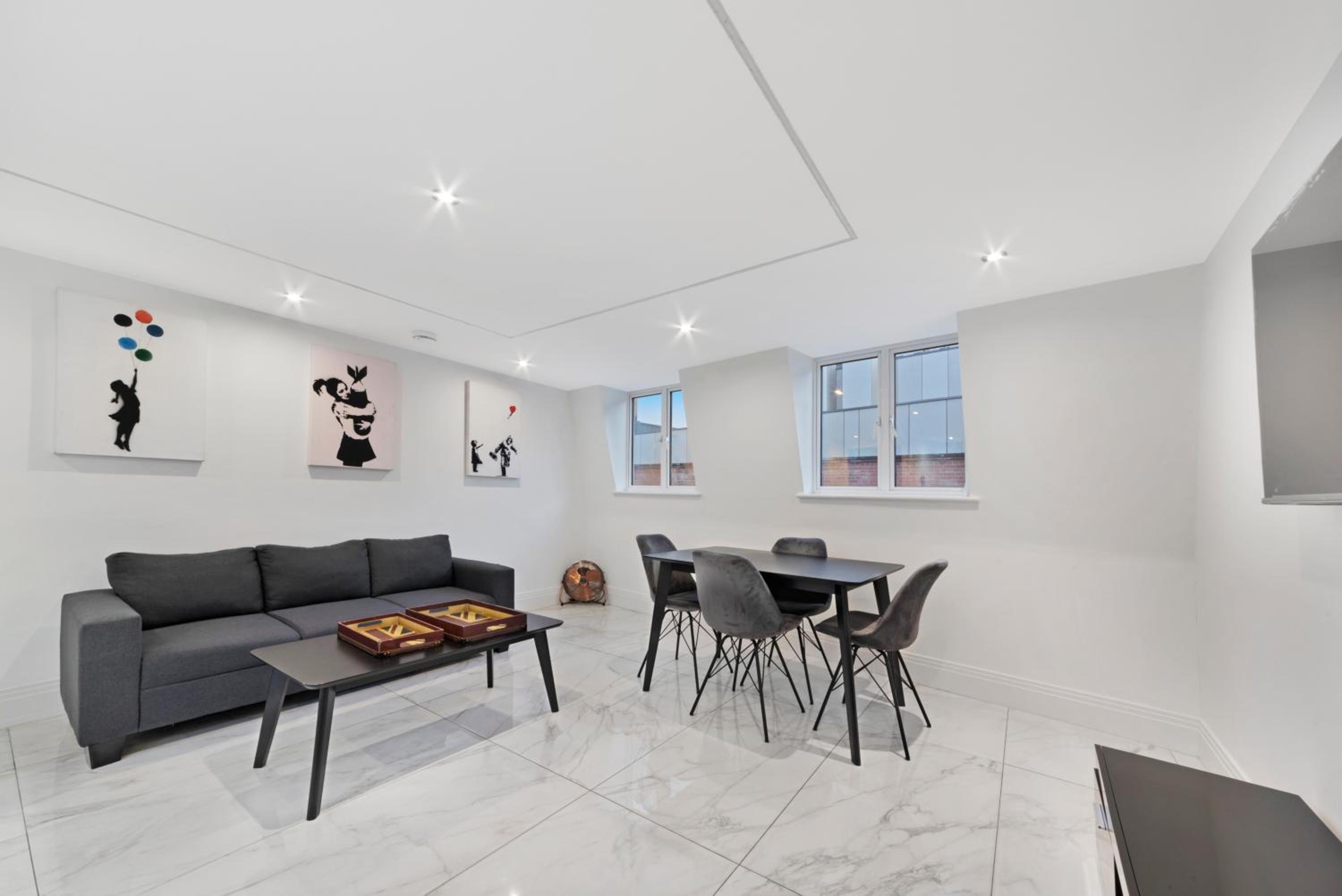 Luxury Covent Garden duplex top floors 1 bed 4pl
