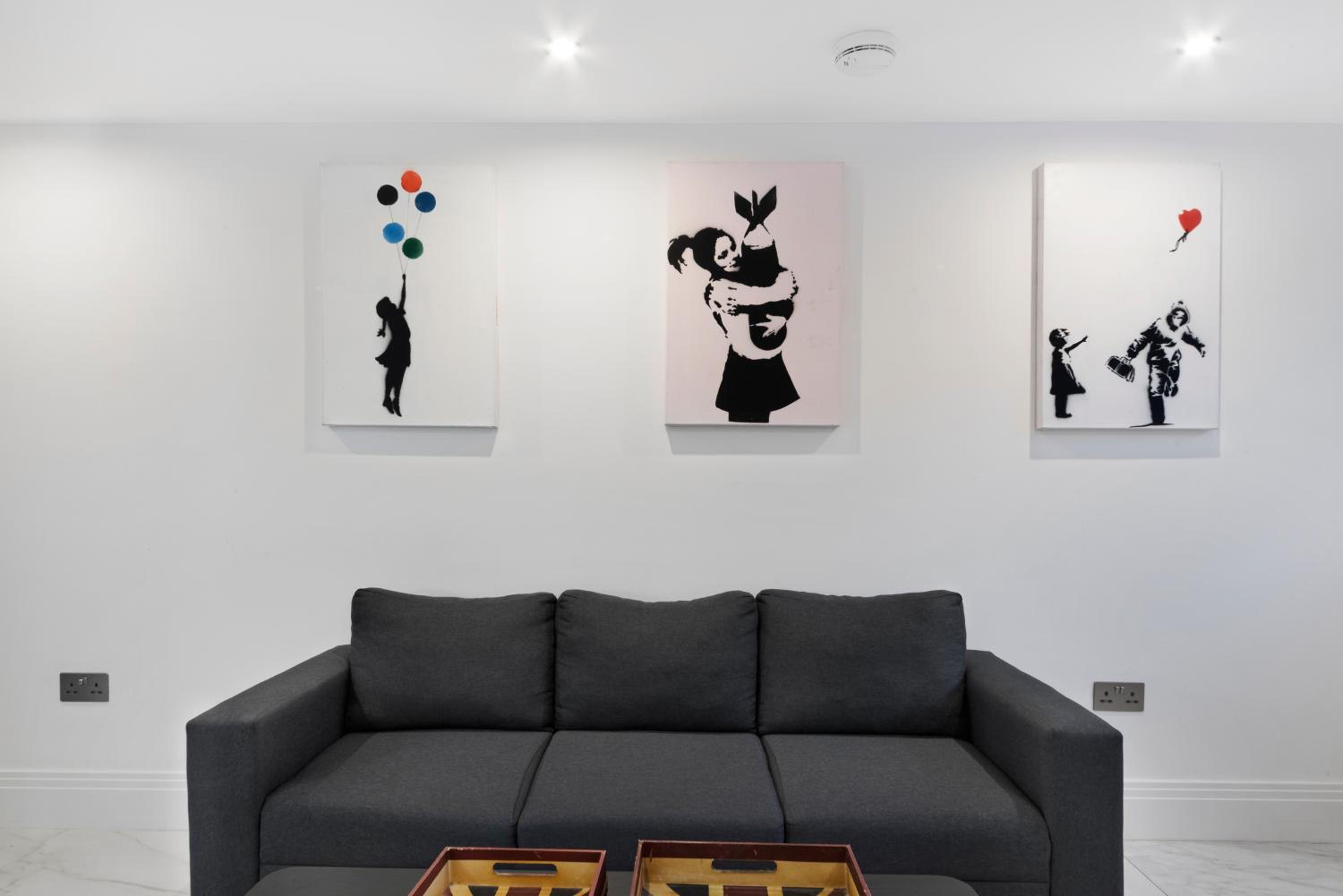 Luxury Covent Garden duplex top floors 1 bed 4pl