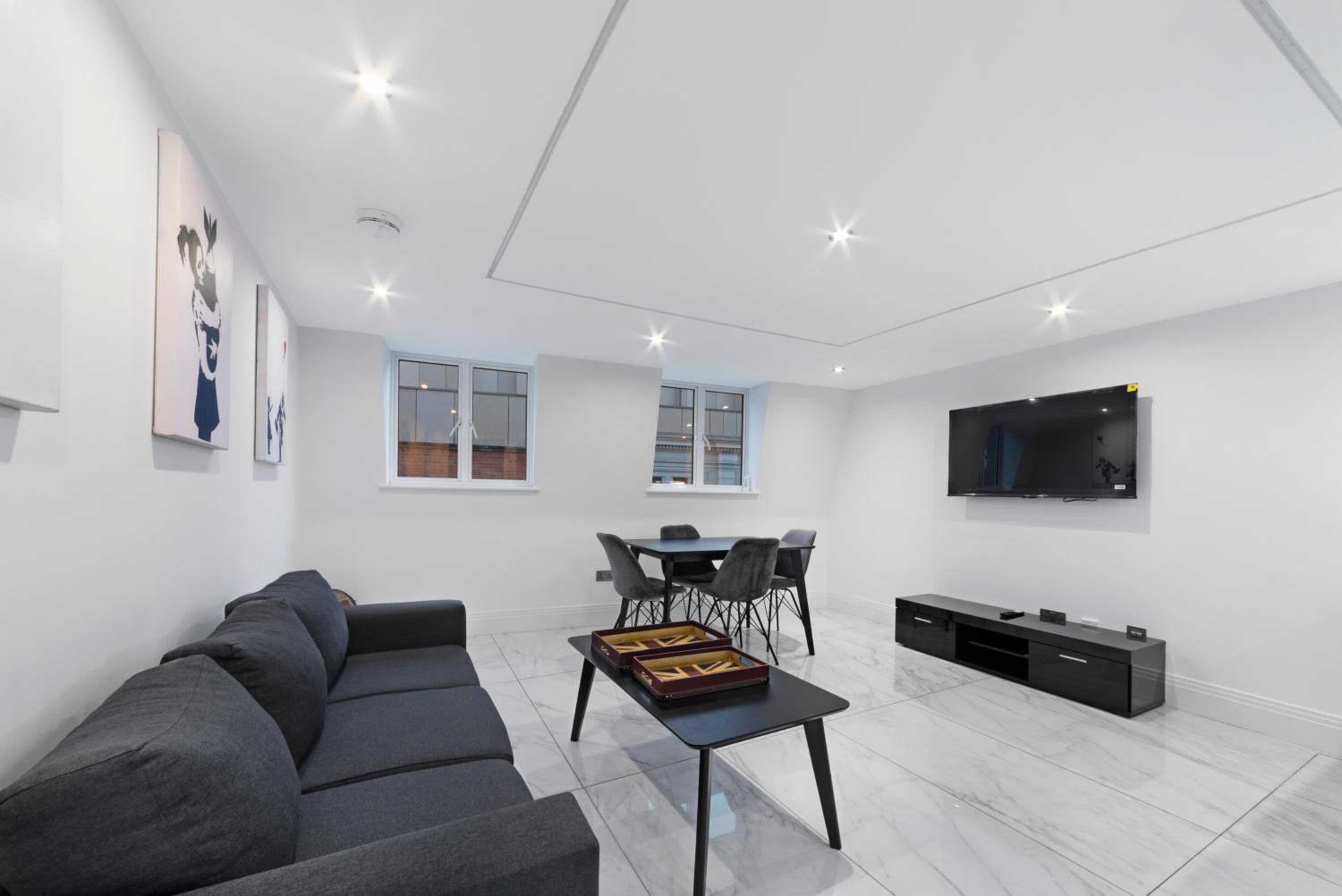 Luxury Covent Garden duplex top floors 1 bed 4pl