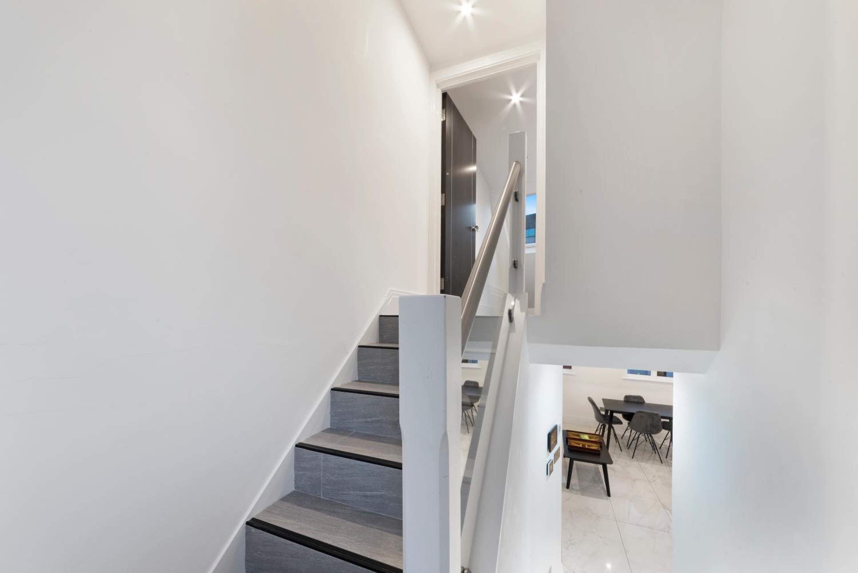 Luxury Covent Garden duplex top floors 1 bed 4pl